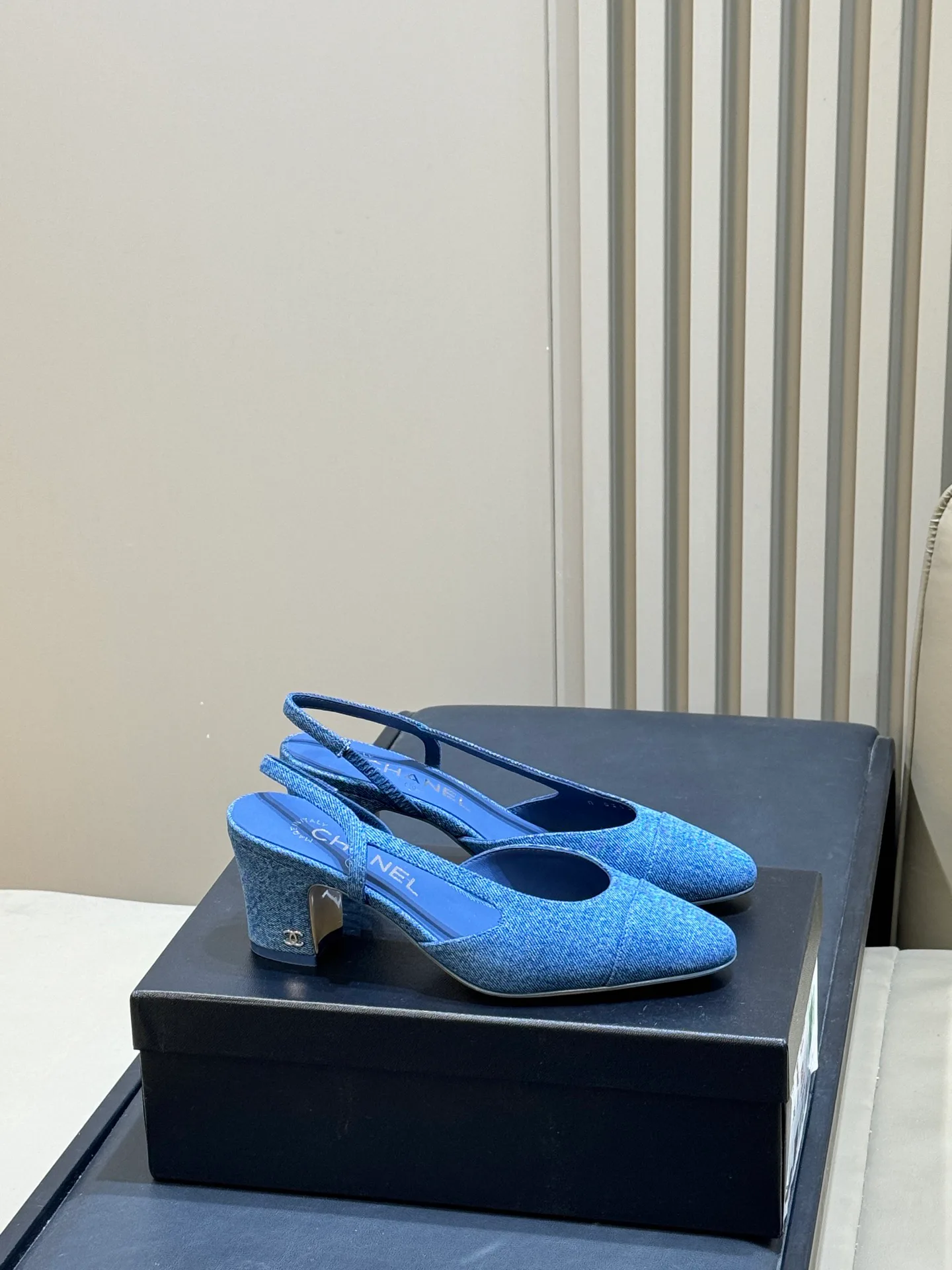 Women's Heels CHANEL 18073619