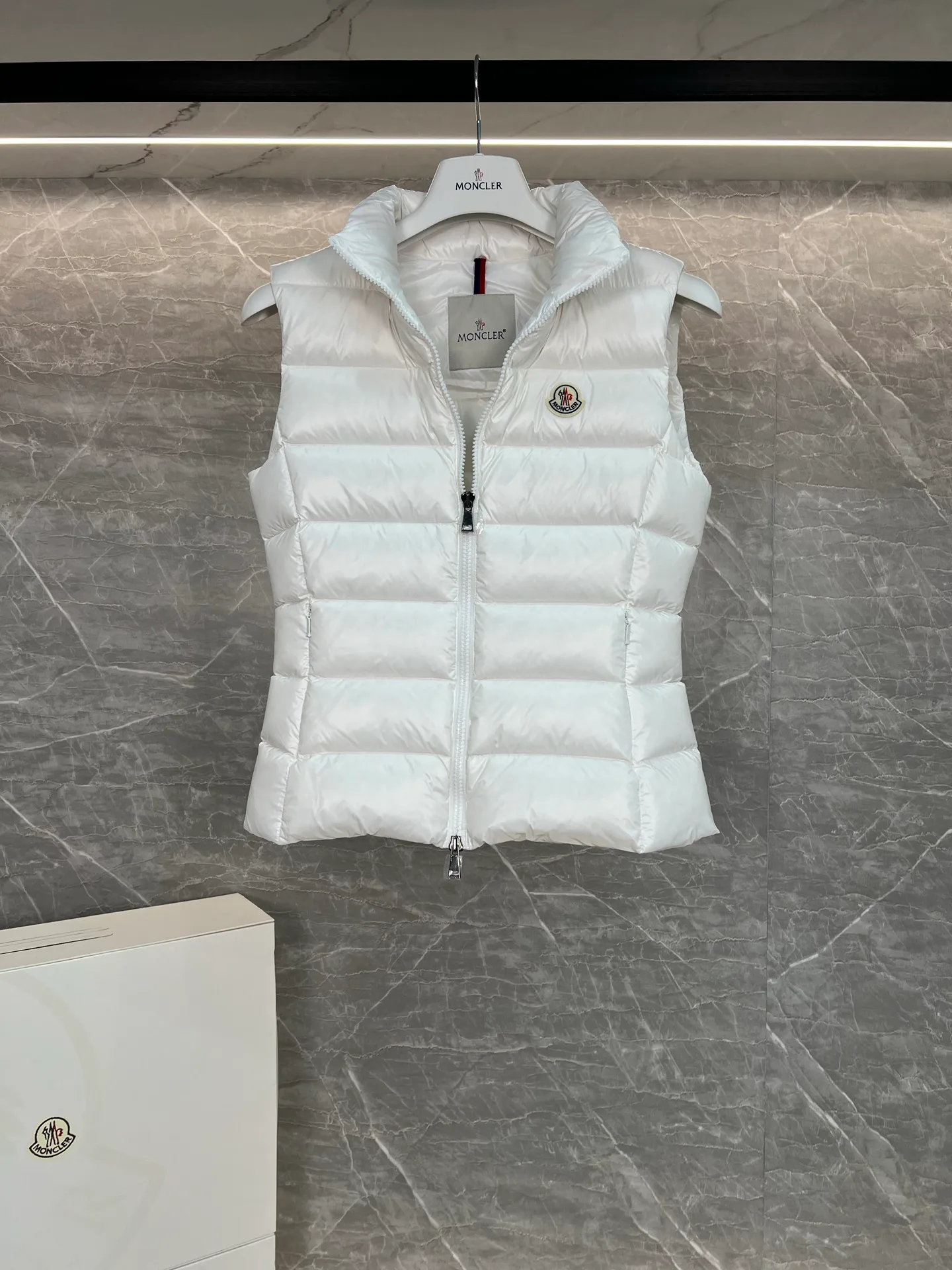Women's Vests MONCLER 18111346