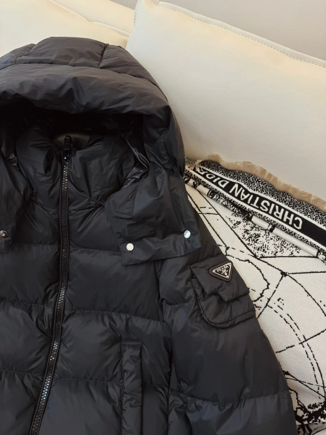 Women's Jackets And Down Jackets PRADA 17910125