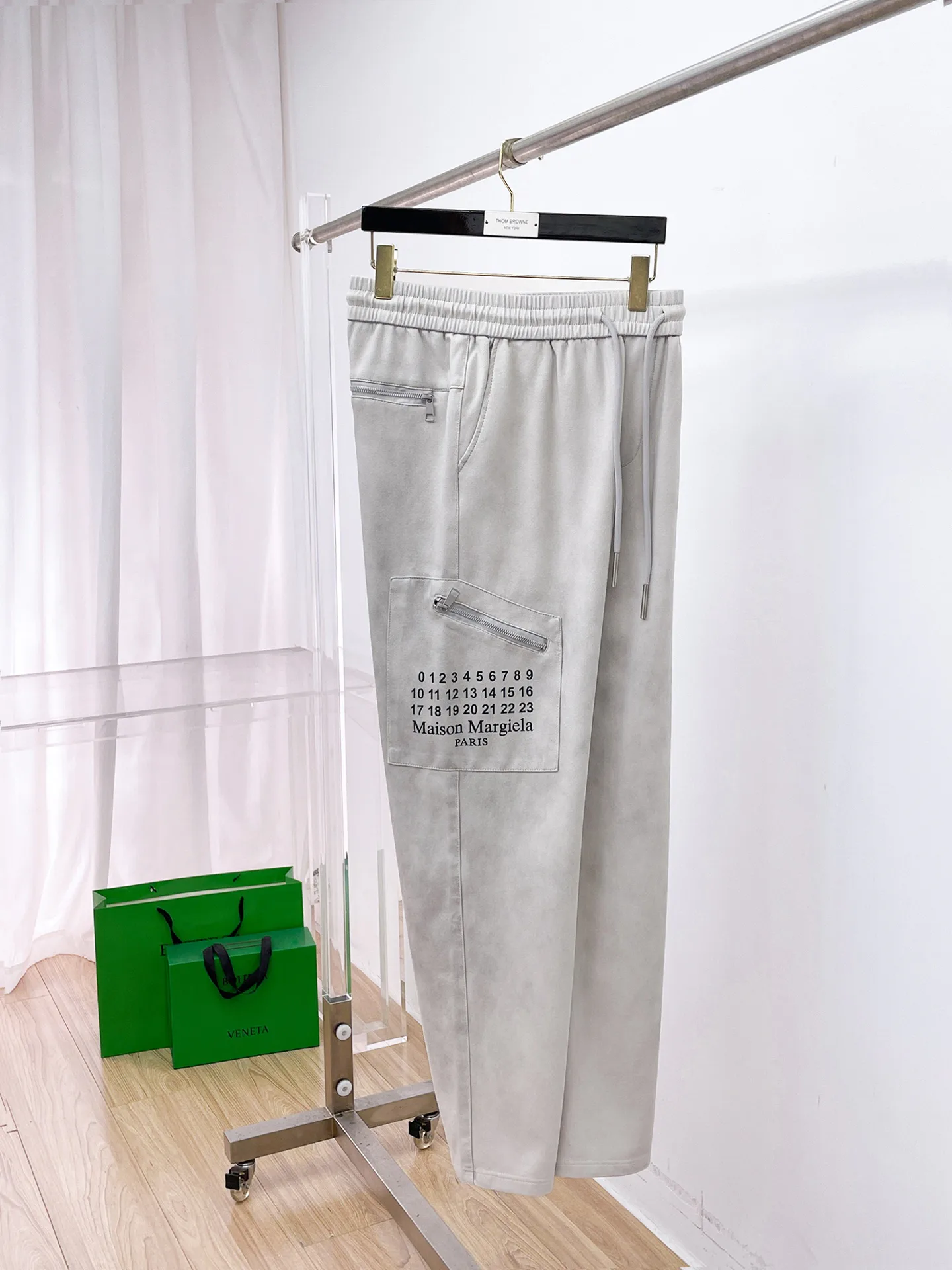 Men's Trousers MAISON MARGIELA 18197350