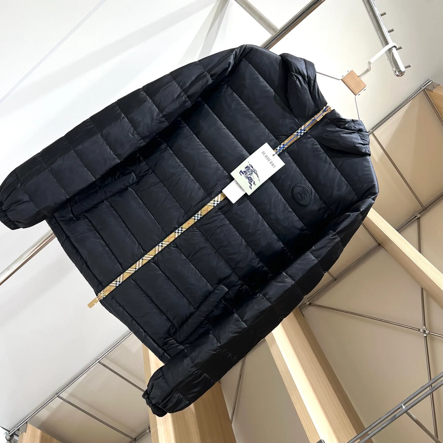 Women's Jackets And Down Jackets BURBERRY 18110899