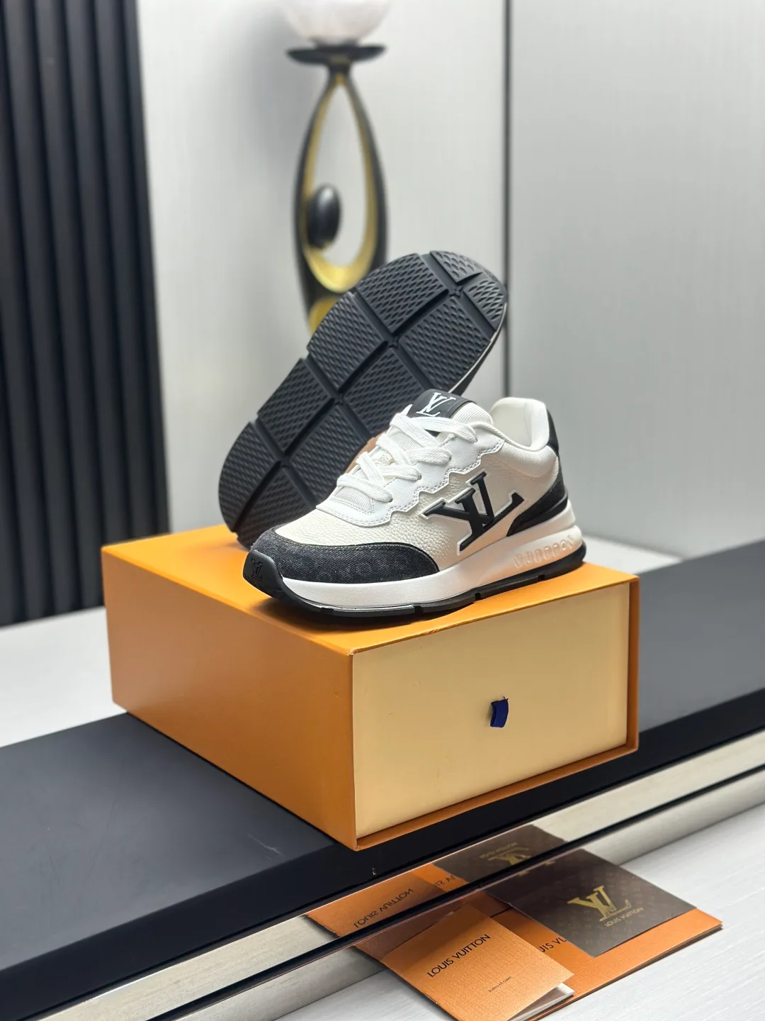 Кроссовки Мужские Louis Vuitton 18677769