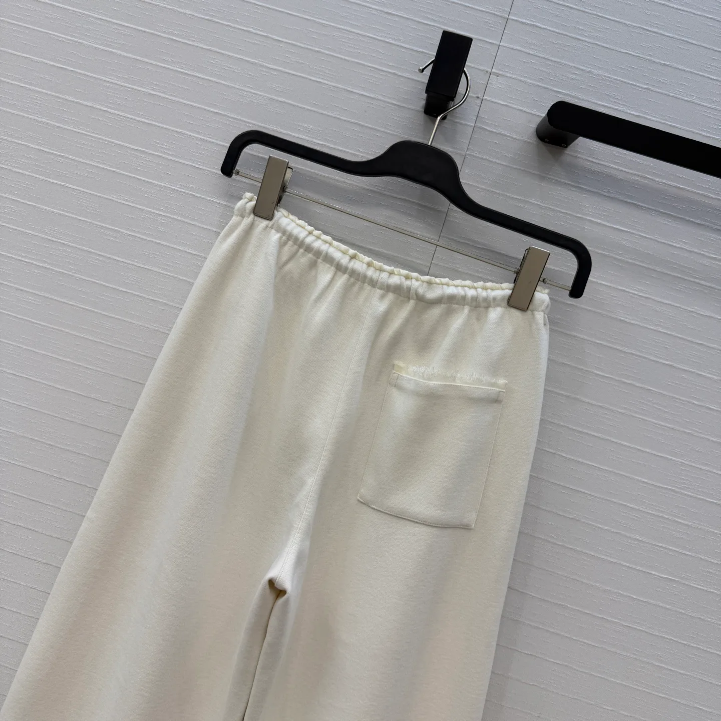 Women's Trousers CHANEL 18325185