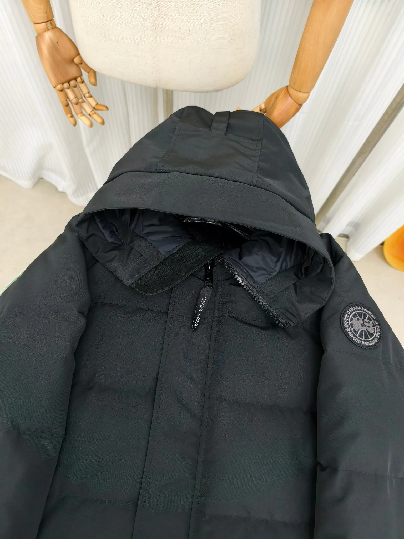 Куртки И Пуховики Мужские Canada Goose 18684532
