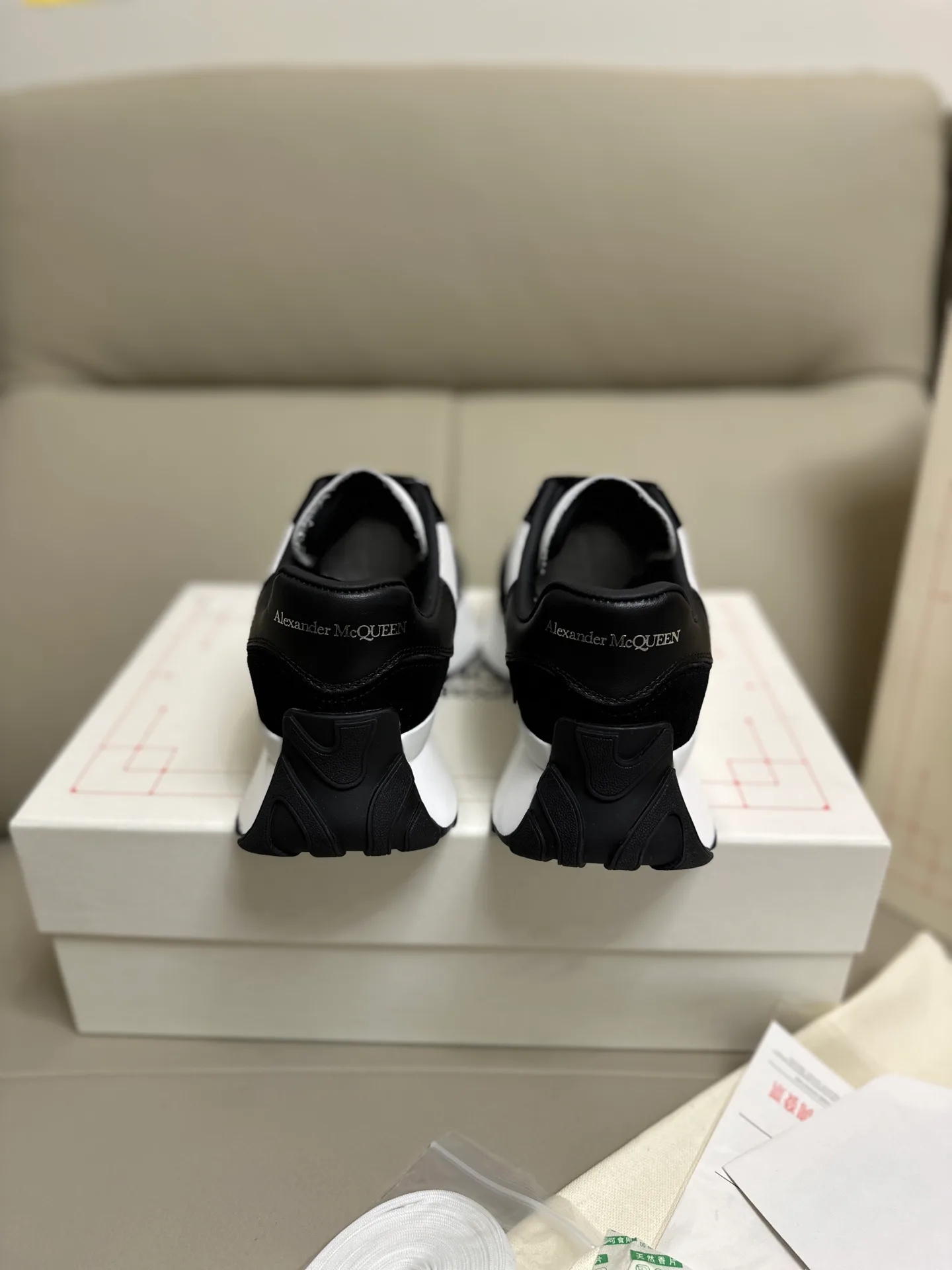 Кроссовки Женские Alexander Mcqueen 18616792