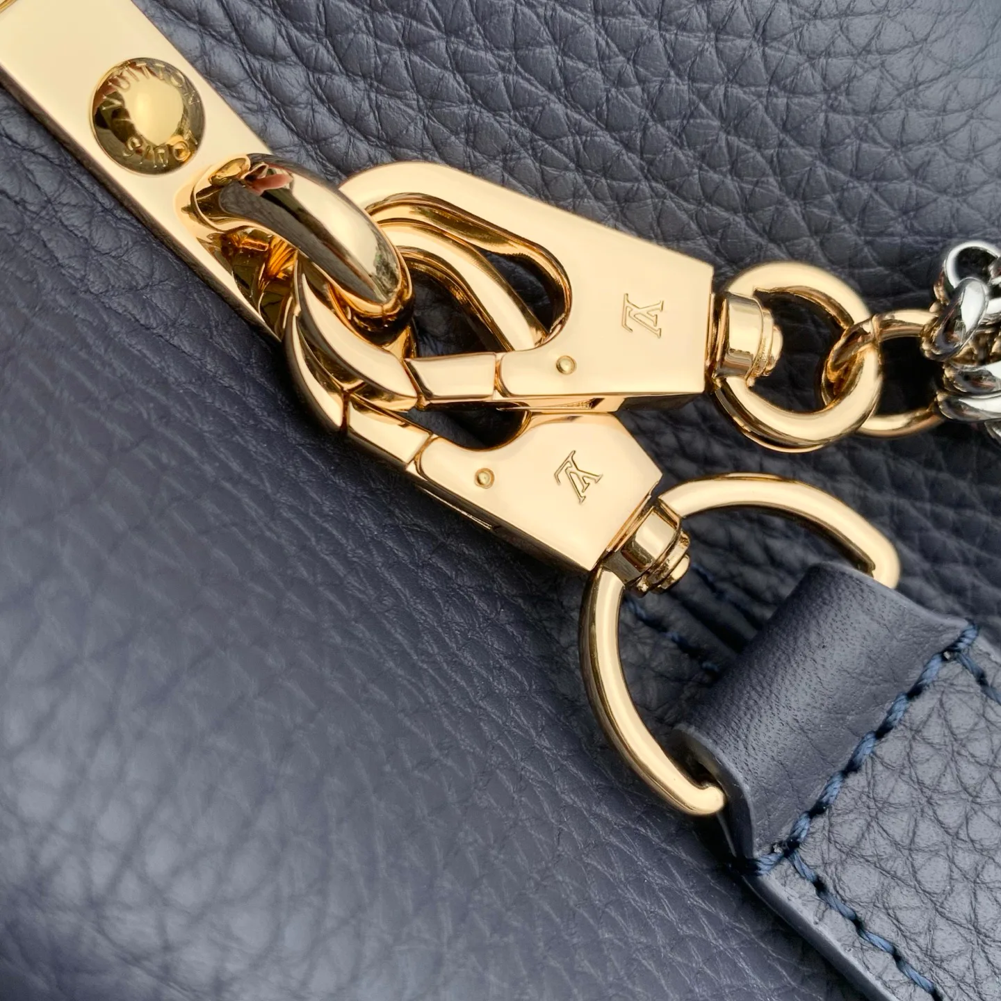 Women's Classic Handbags LOUIS VUITTON 18147531