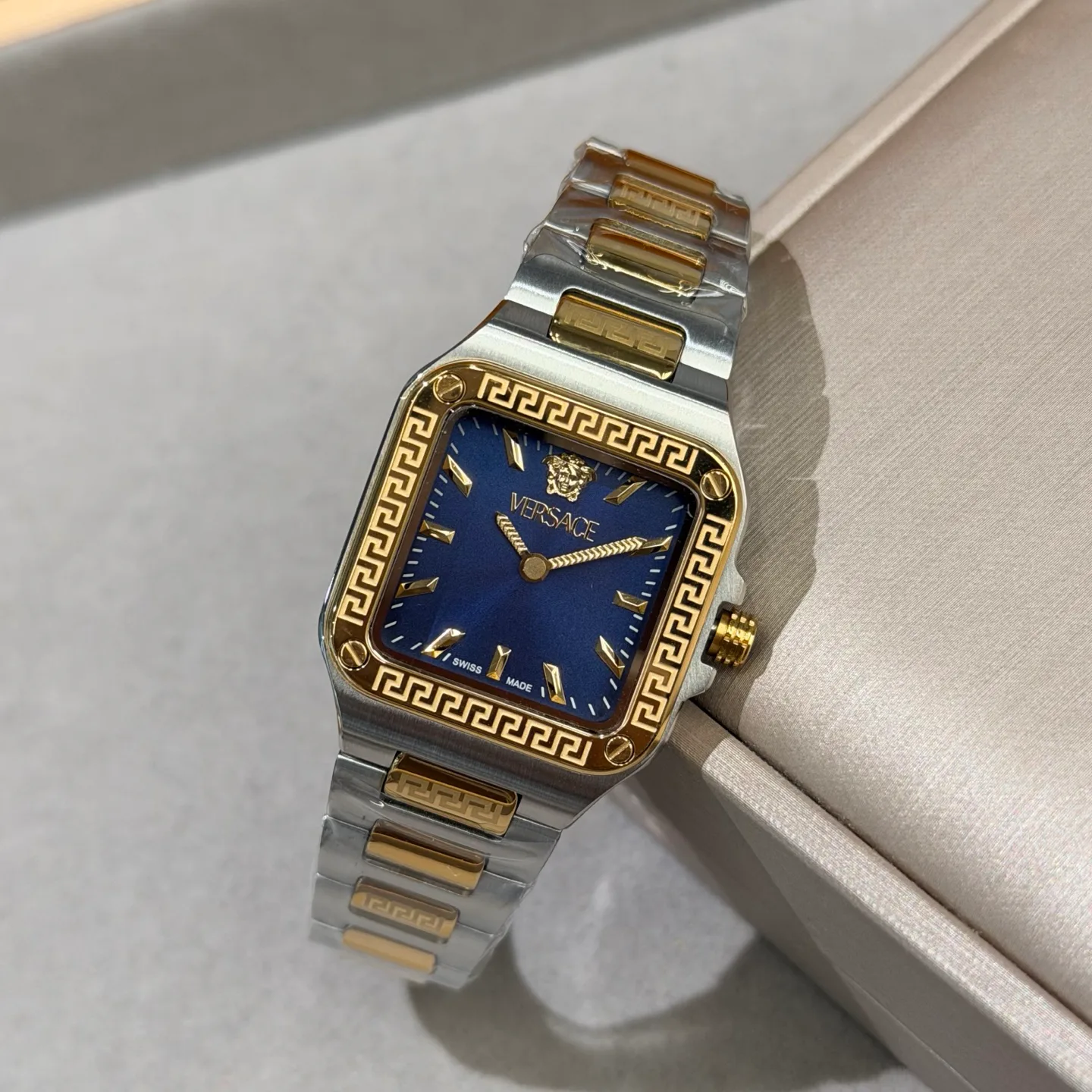 Women's Watches VERSACE 17813610