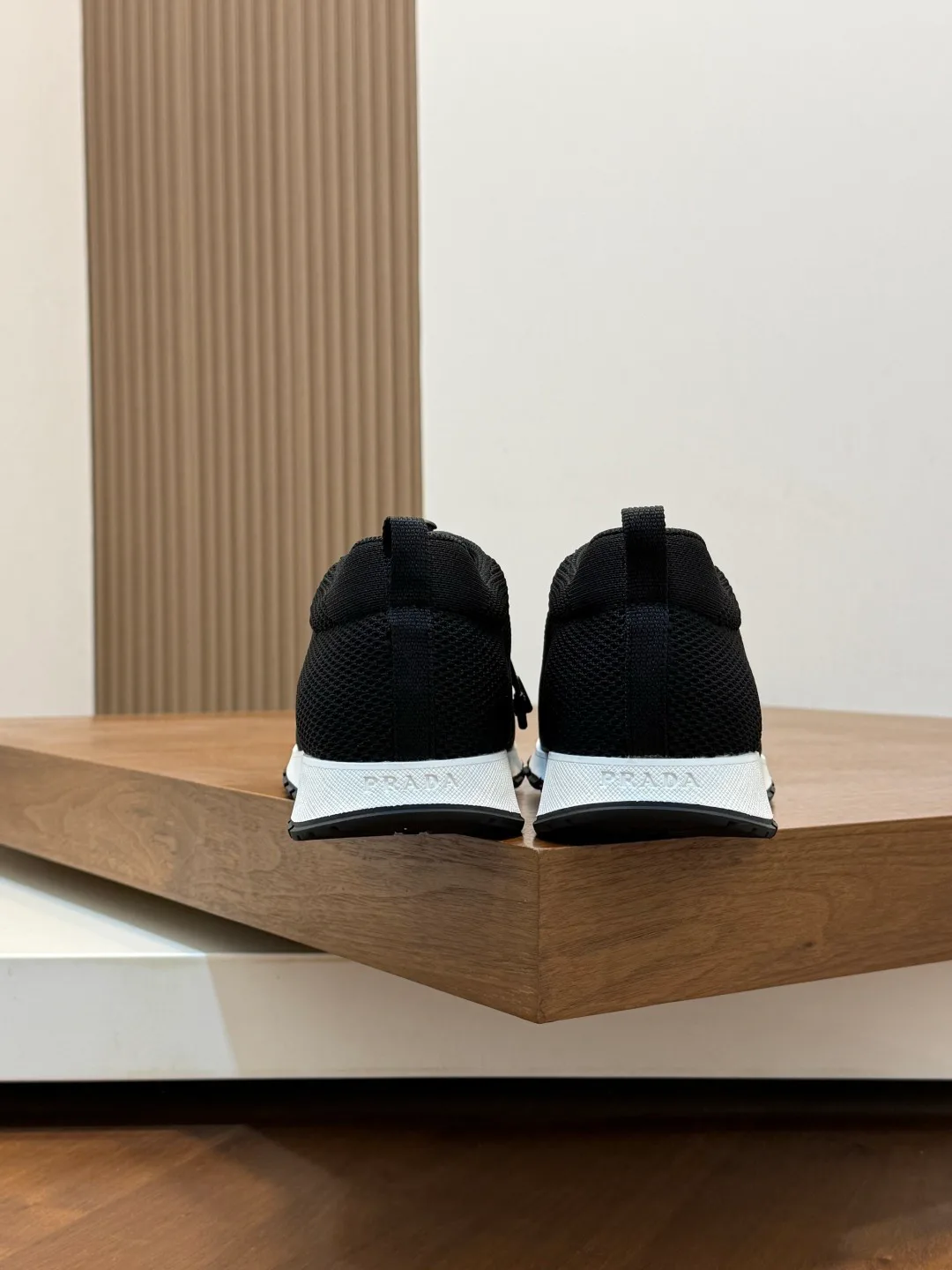 Men's Sneakers PRADA 18100372