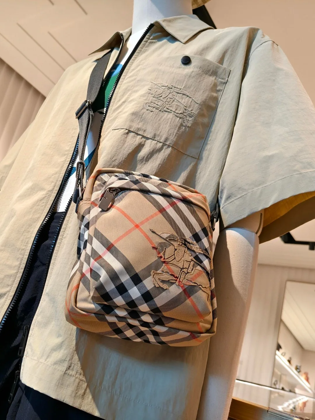 Men's Shirts BURBERRY 17364992