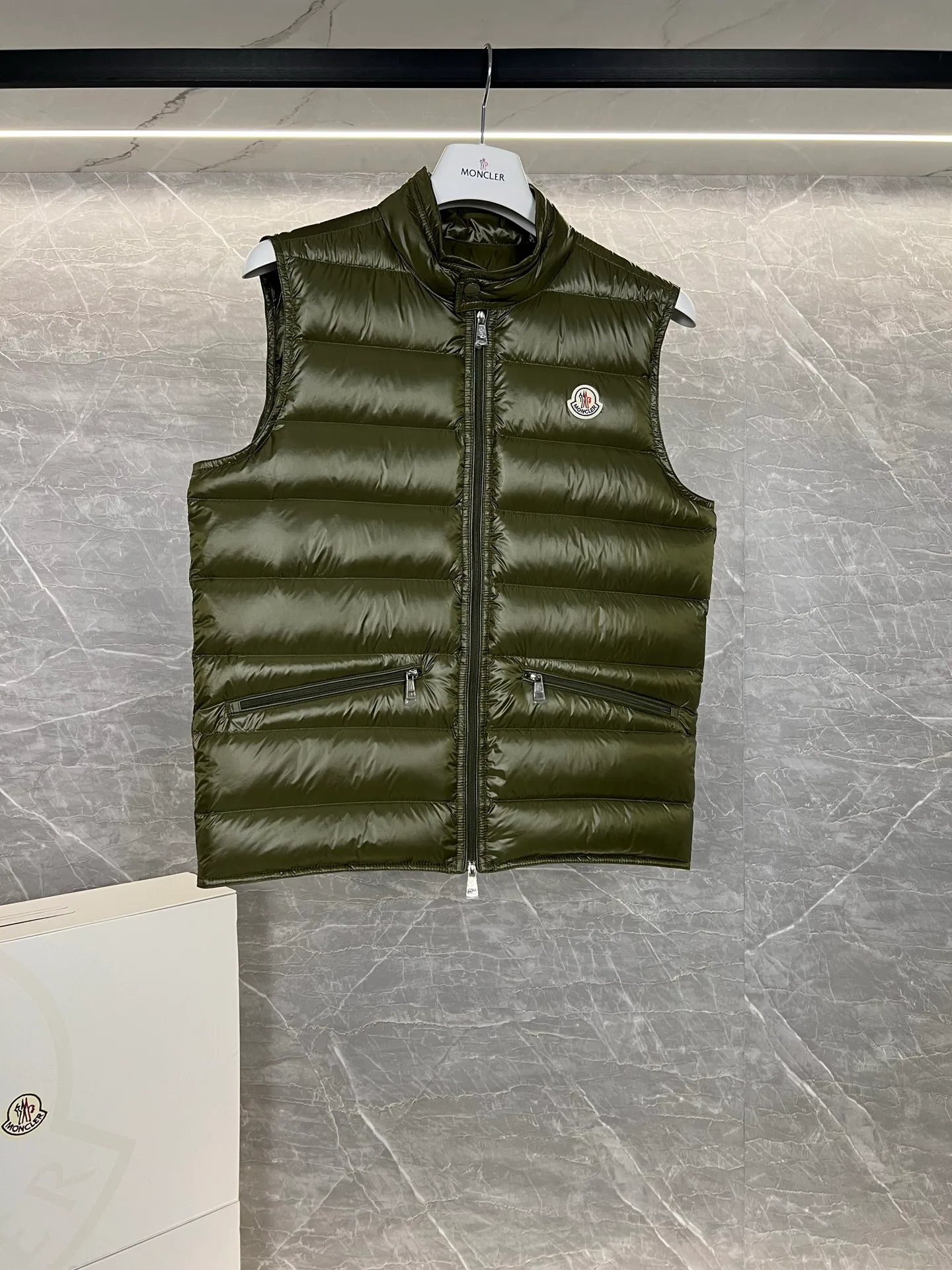 Women's Vests MONCLER 18111329