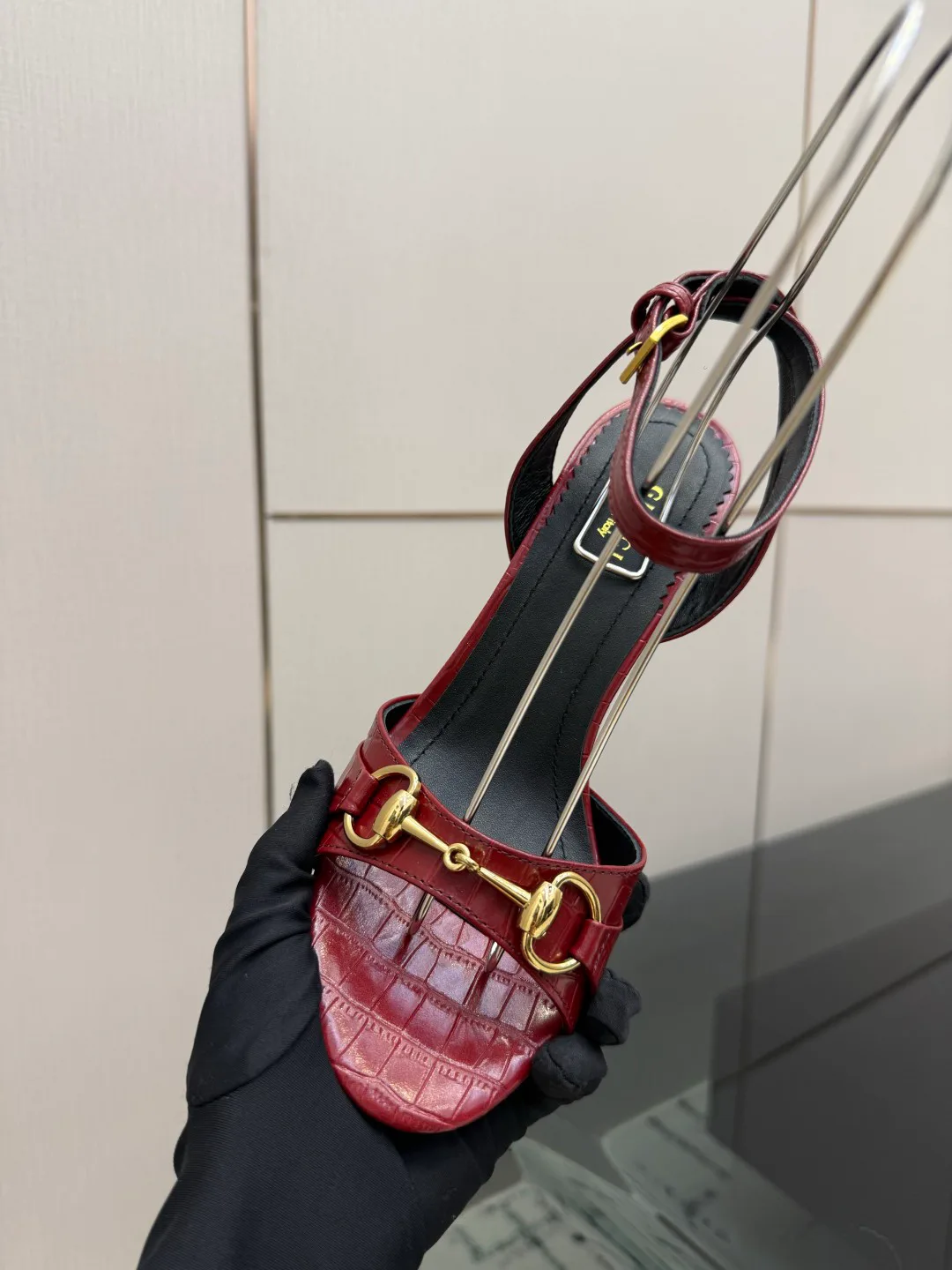 Women's Open-Toe Sandals GUCCI 18049071