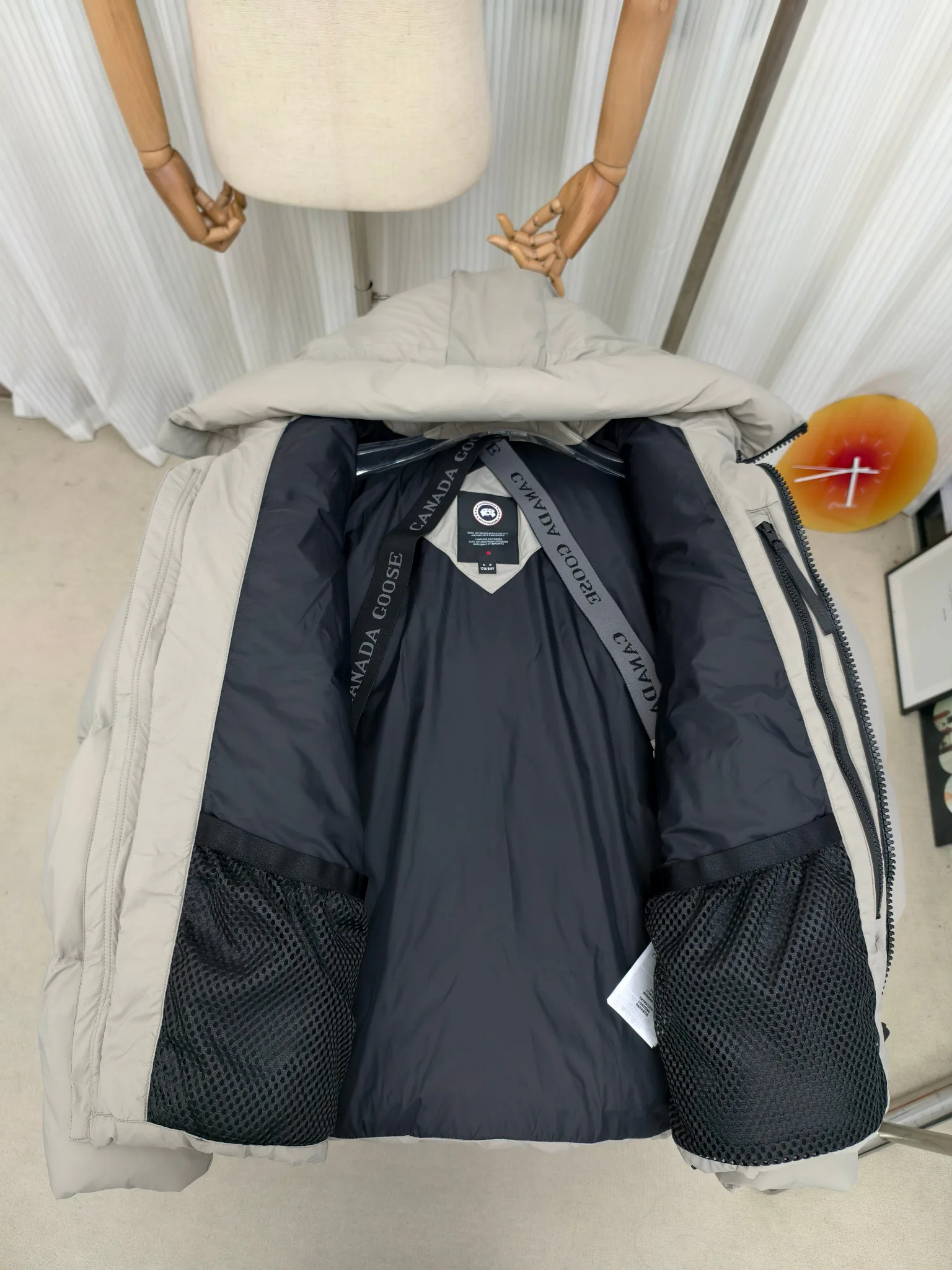 Women's Jackets And Down Jackets CANADA GOOSE 18111597