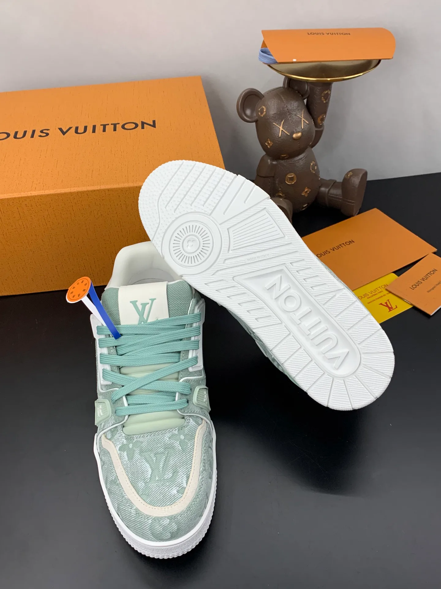 Women's Sneakers LOUIS VUITTON 17545277