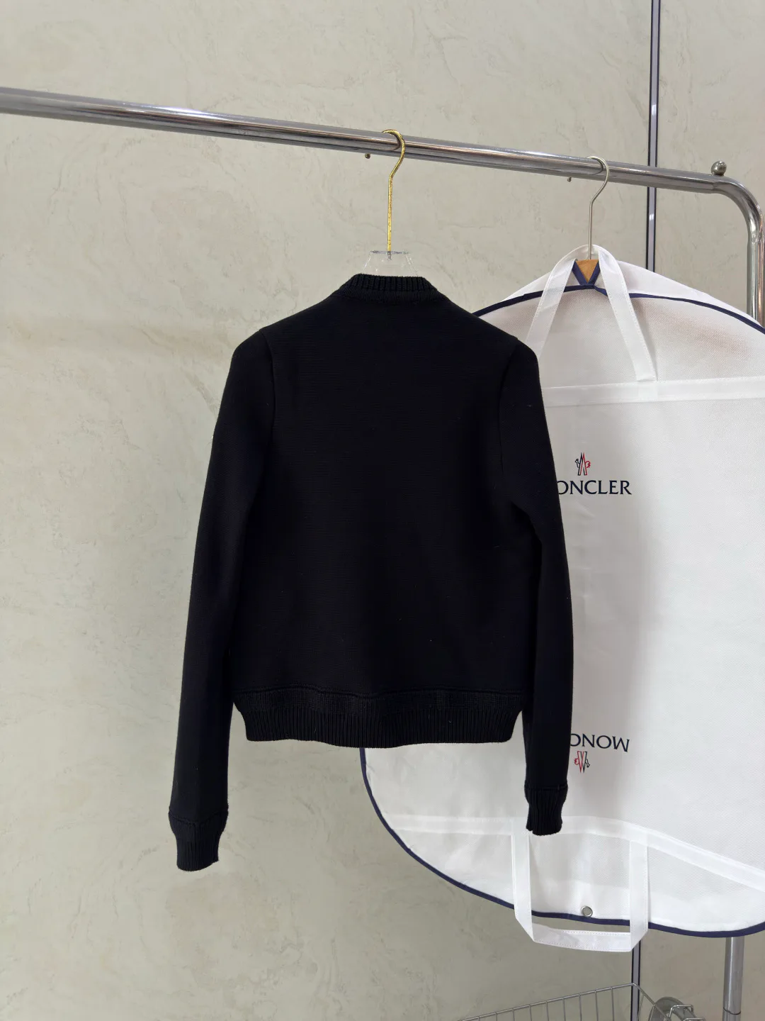 Куртки И Пуховики Мужские Moncler 18683840