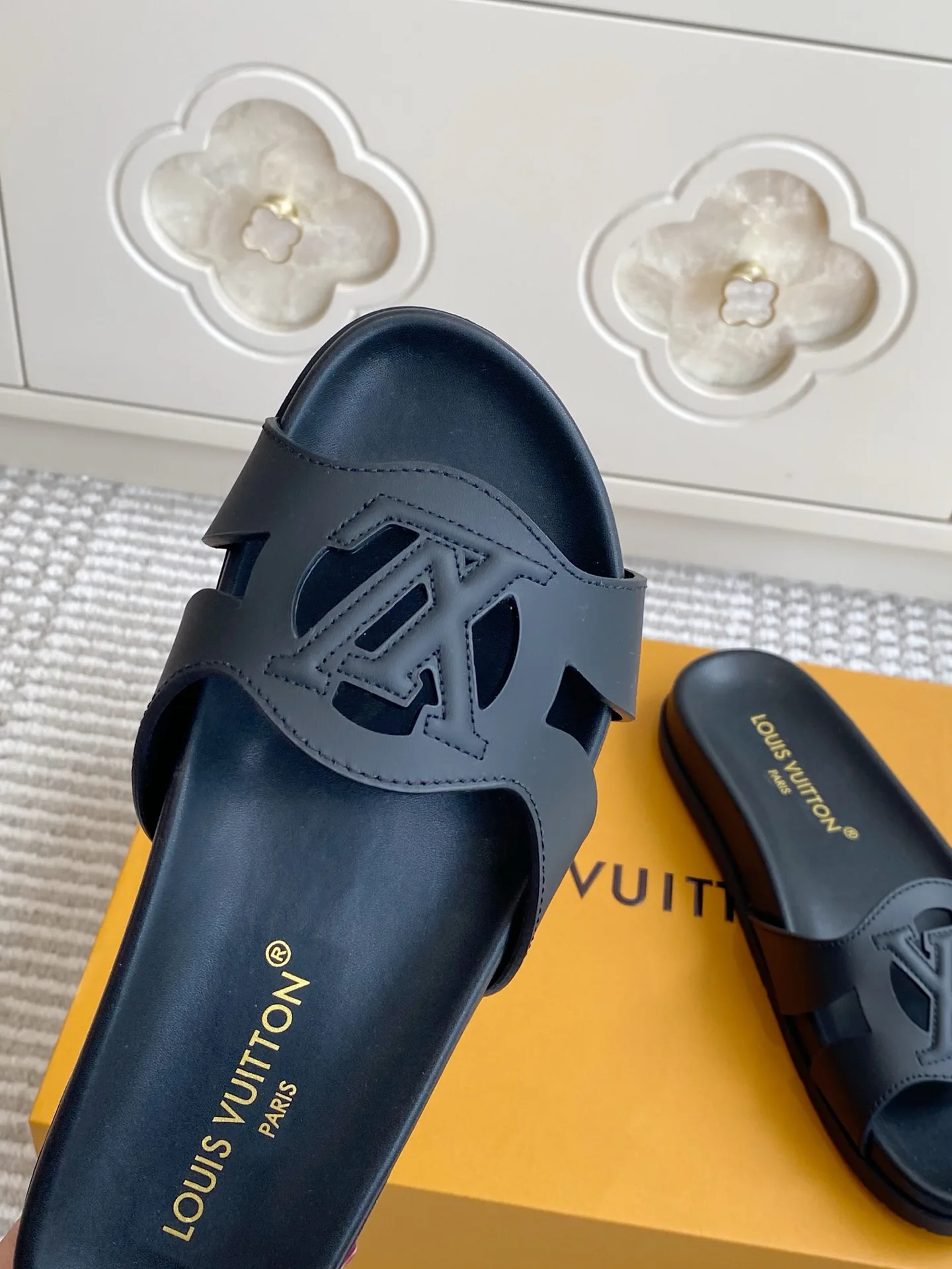 Women's Flip-Flops LOUIS VUITTON 17572148