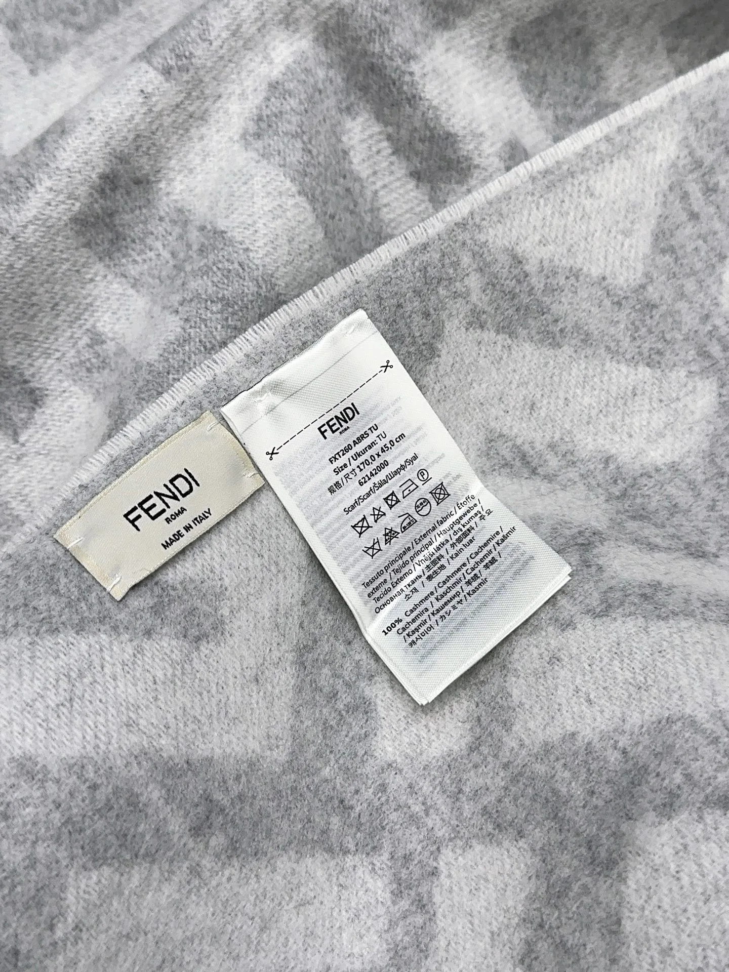 Scarves FENDI 18105457