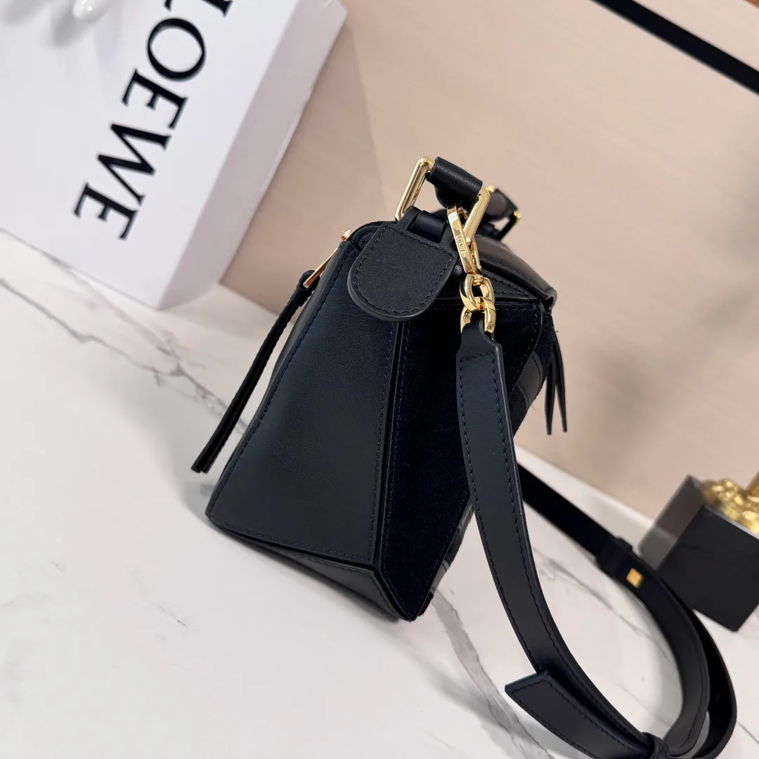 Классические Сумки Женские Loewe 18634794