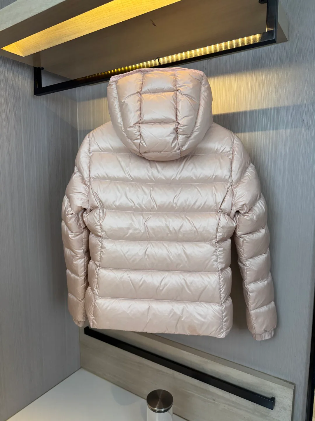 Women's Jackets And Down Jackets MONCLER 17940898