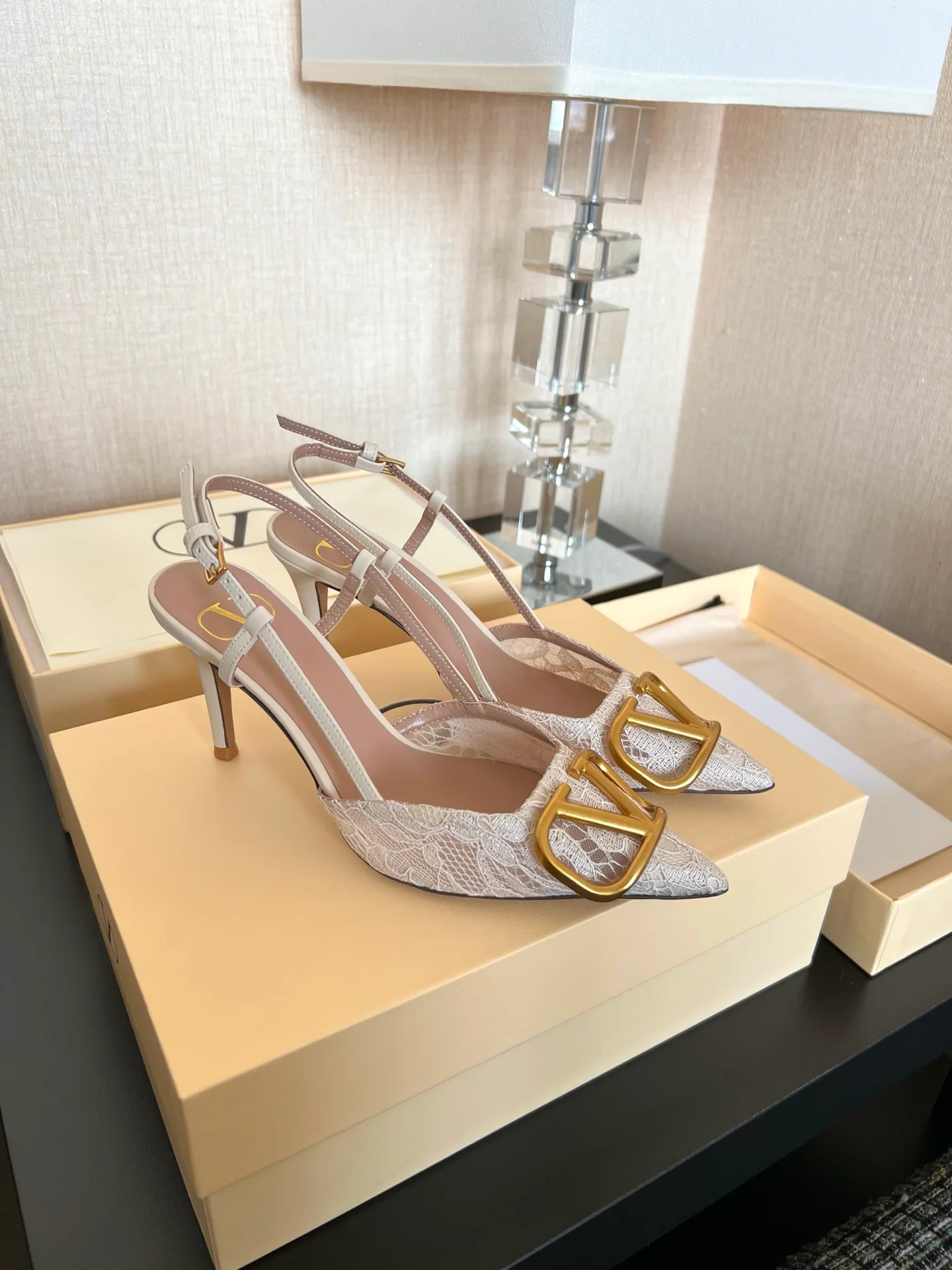 Women's Heels VALENTINO 17480239