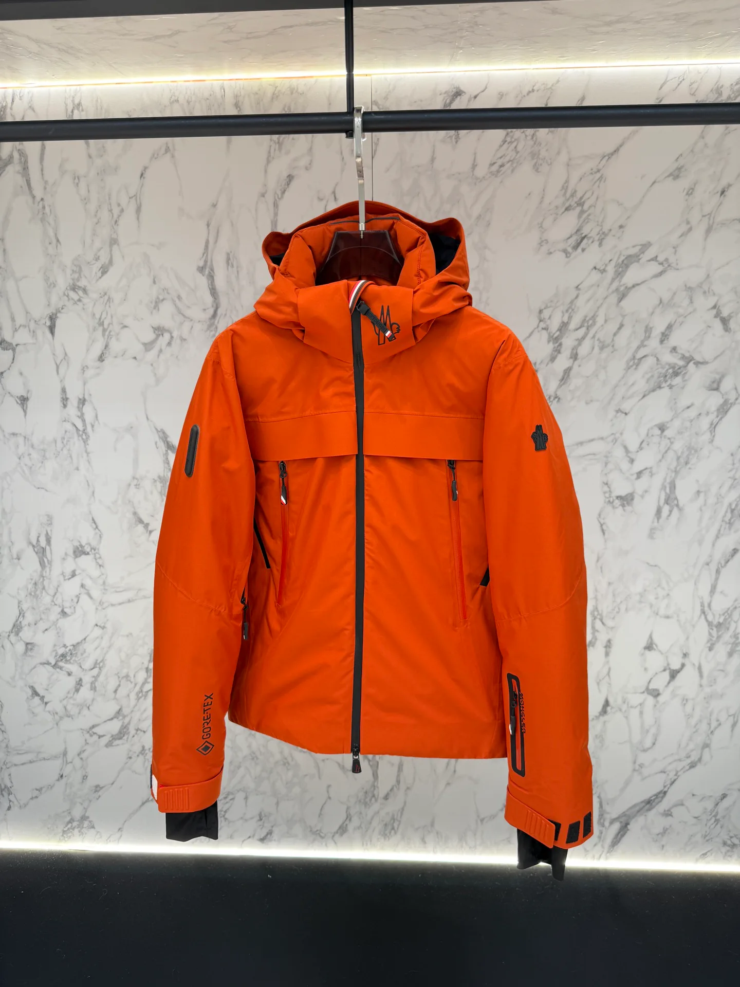 Men's Jackets And Down Jackets MONCLER 18279261