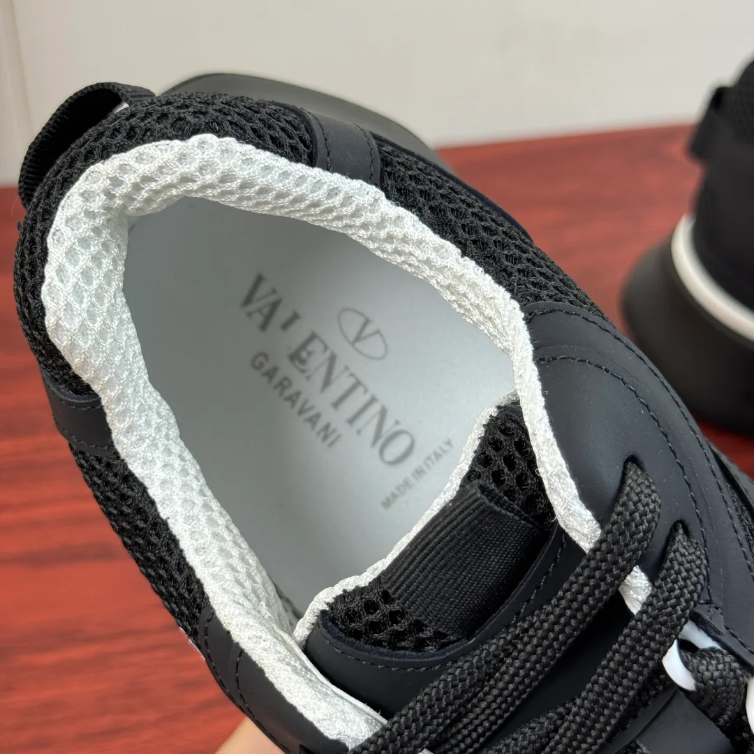 Men's Sneakers VALENTINO 17457773