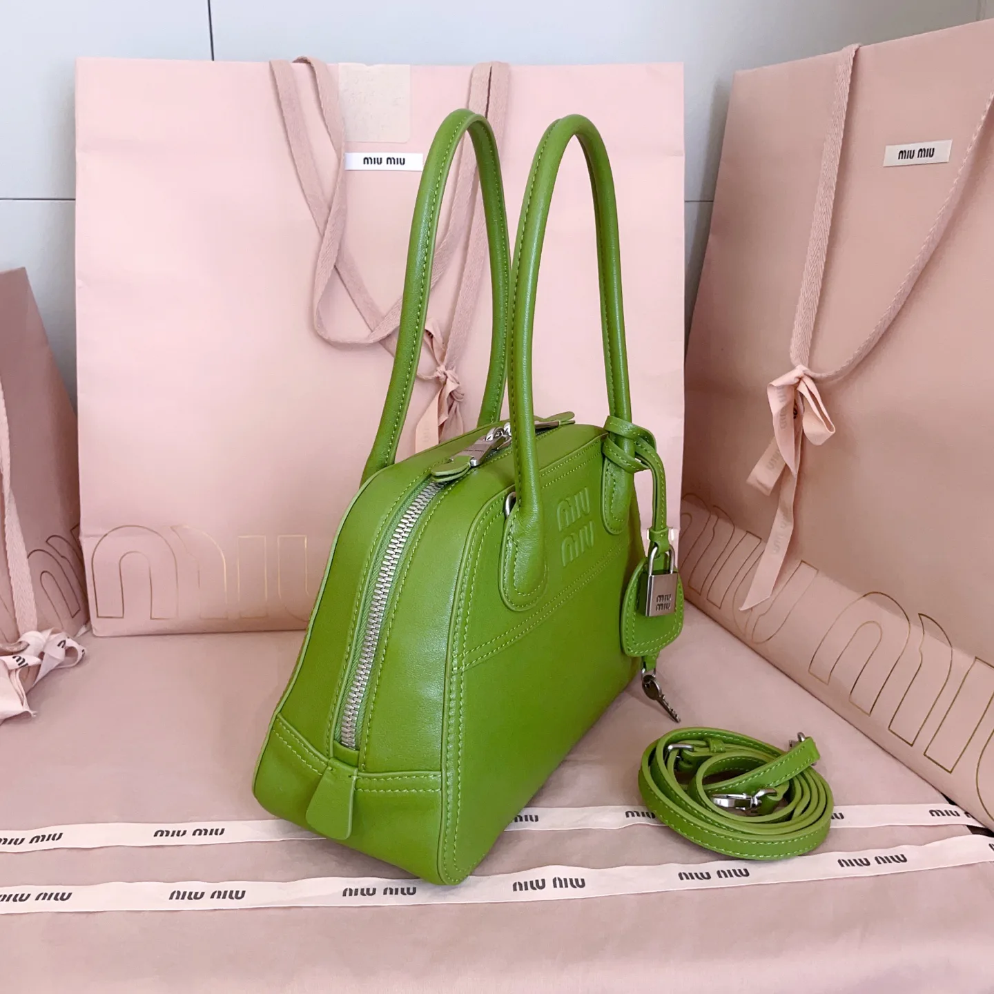 Классические Сумки Женские Miu Miu 18602453