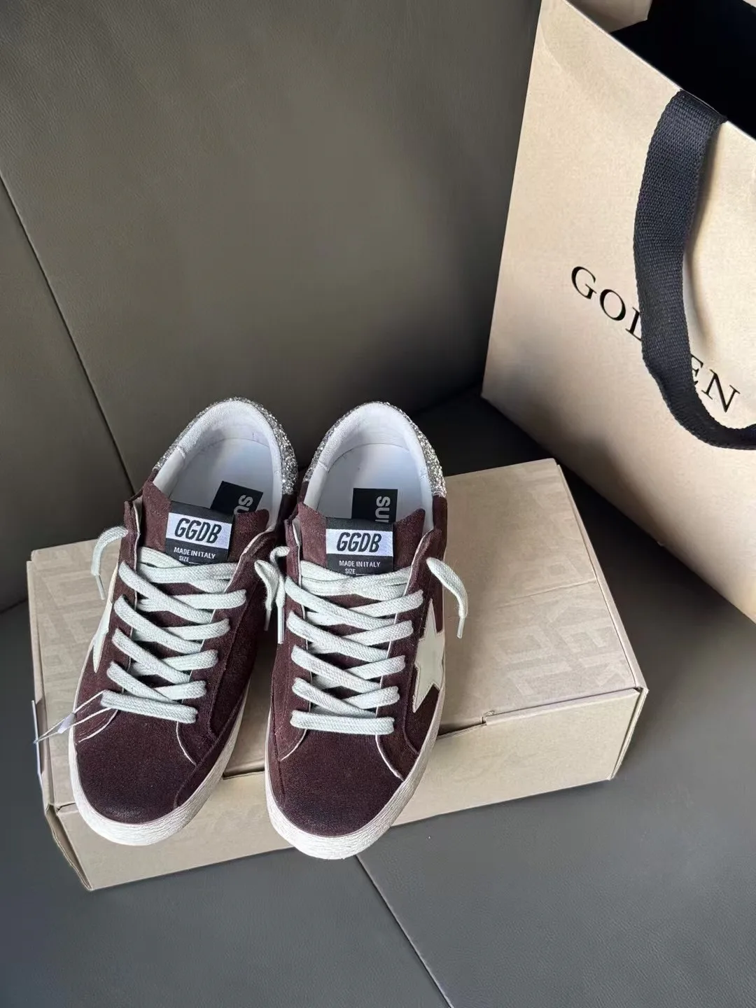 Women's Sneakers GOLDEN GOOSE 18265603