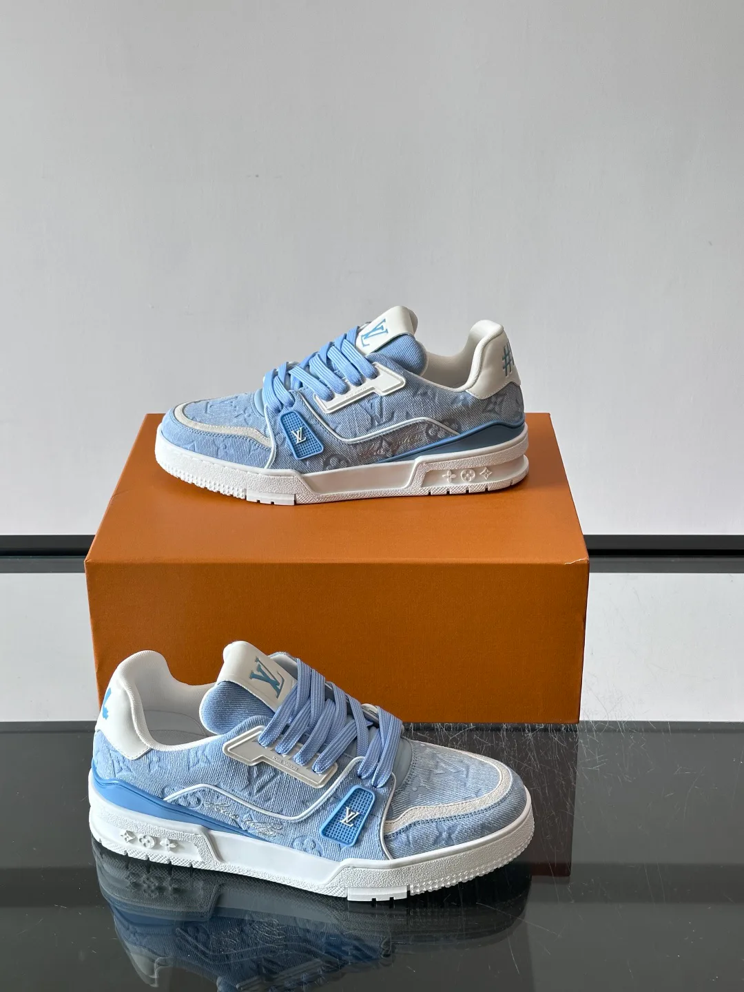 Men's Sneakers LOUIS VUITTON 17760880