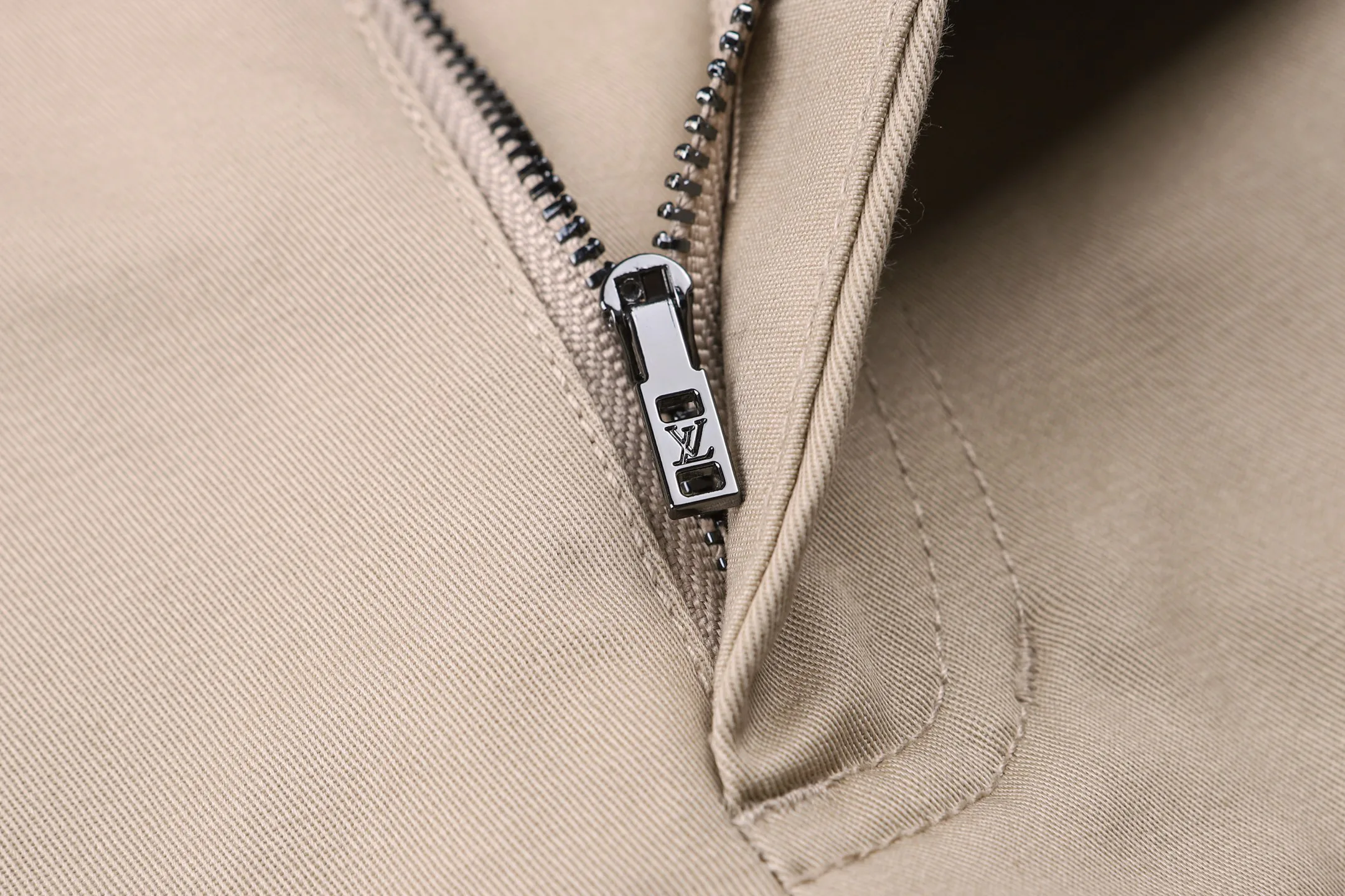 Women's Trousers LOUIS VUITTON 17830161