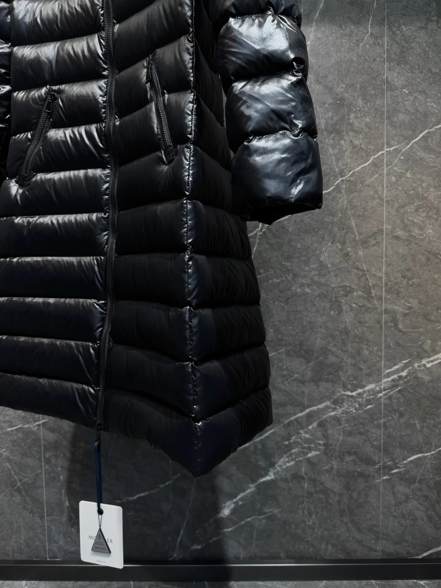 Women's Jackets And Down Jackets MONCLER 18184457