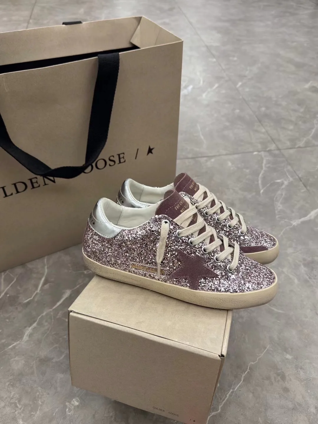 Women's Sneakers GOLDEN GOOSE 18265592