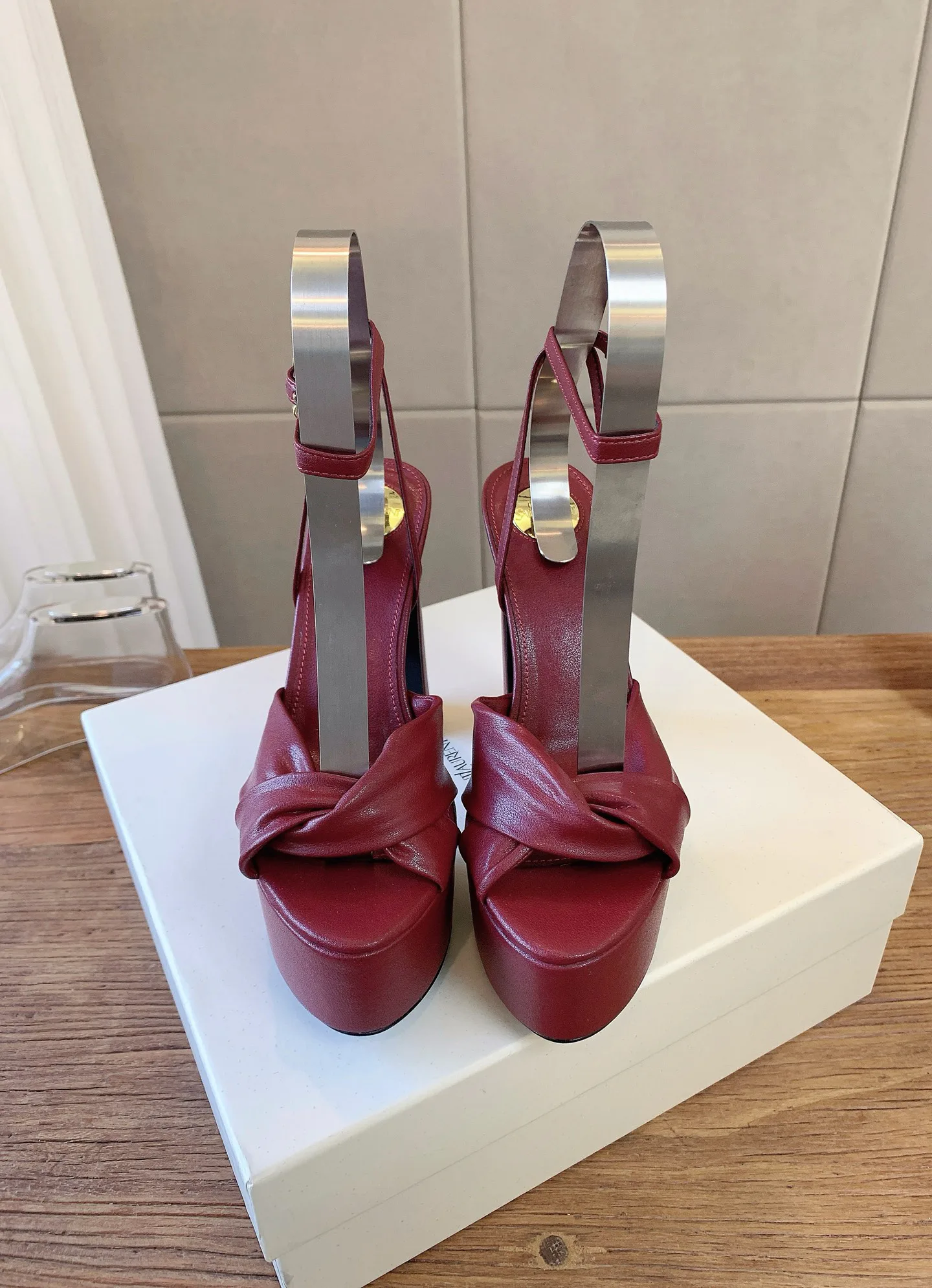 Women's Open-Toe Sandals SAINT LAURENT 18427877