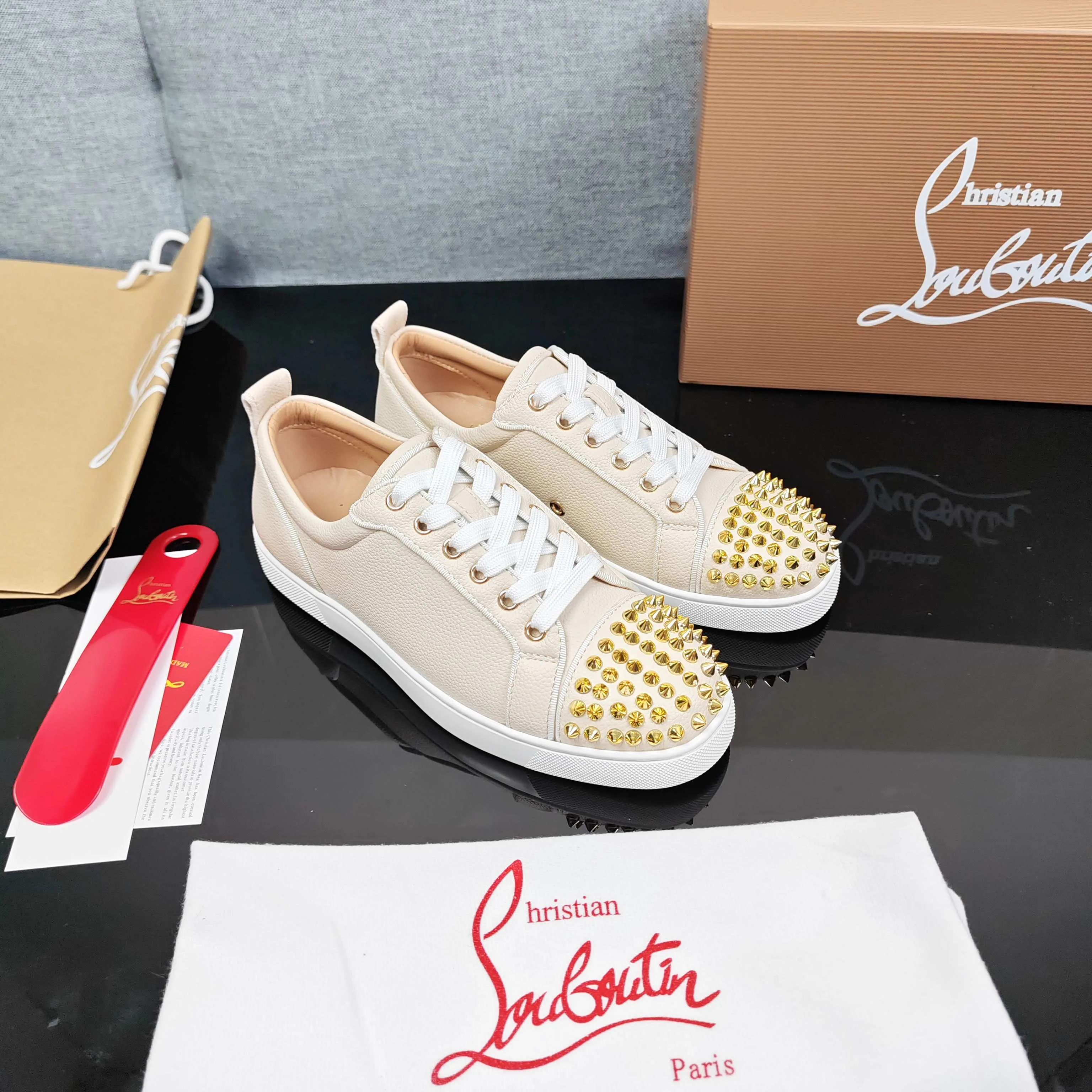 Women's Sneakers CHRISTIAN LOUBOUTIN 18039695