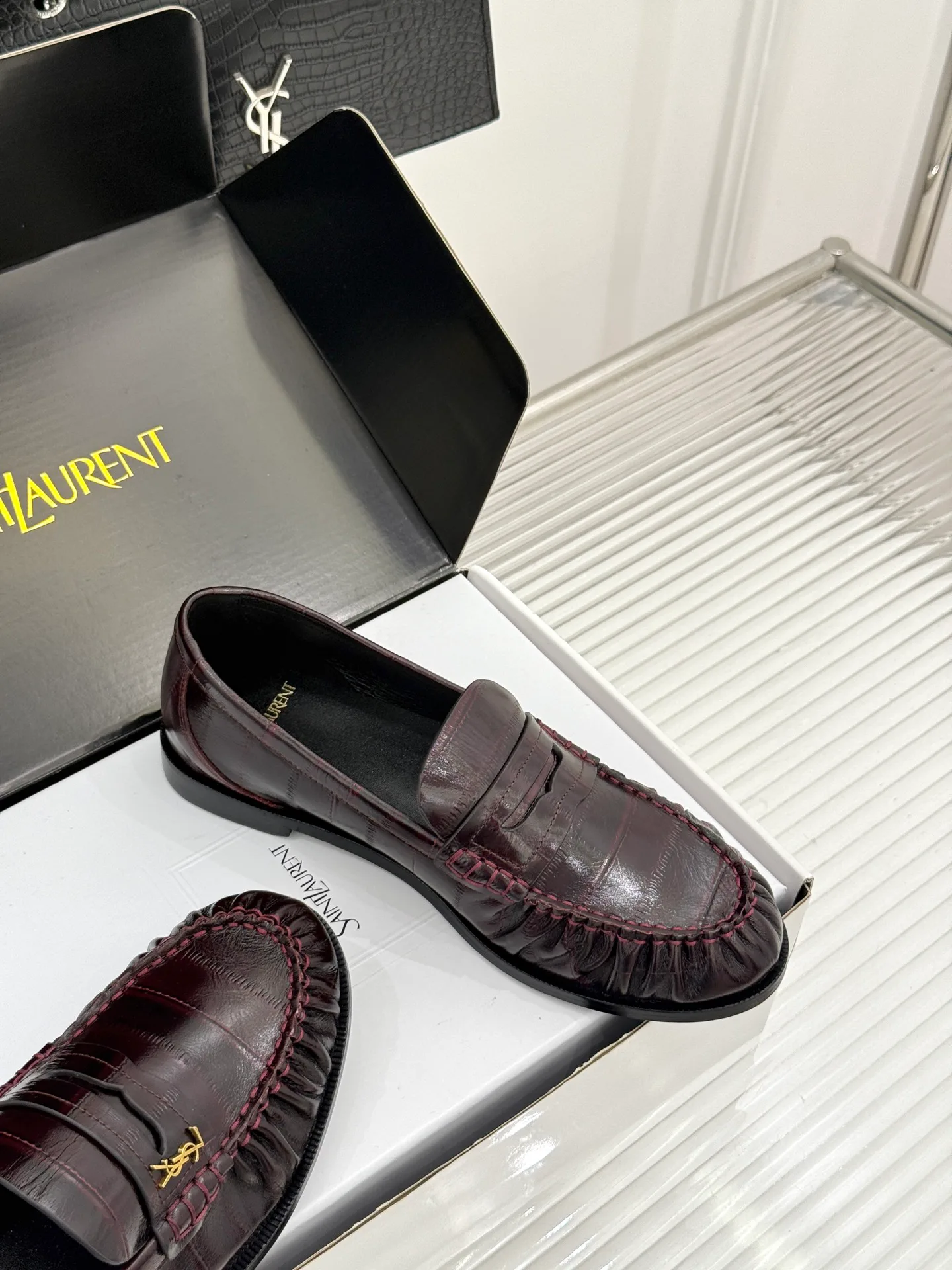 Women's Loafers And Moccasins SAINT LAURENT 17514979