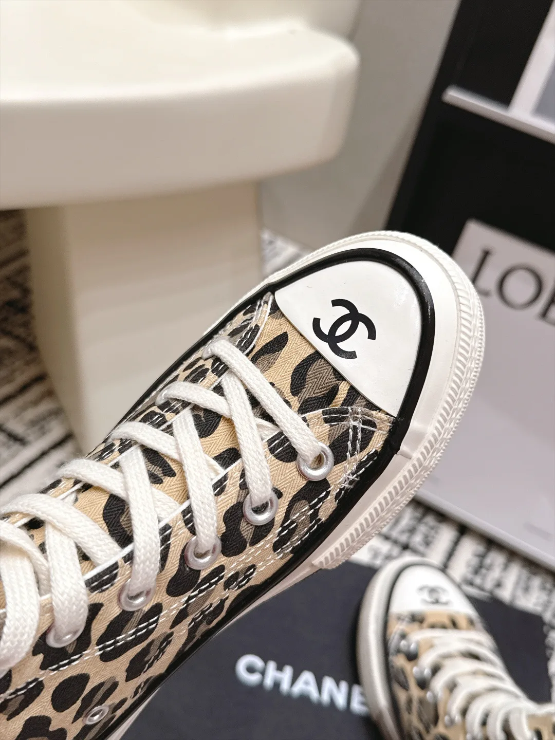 Women's Sneakers CHANEL 18139183