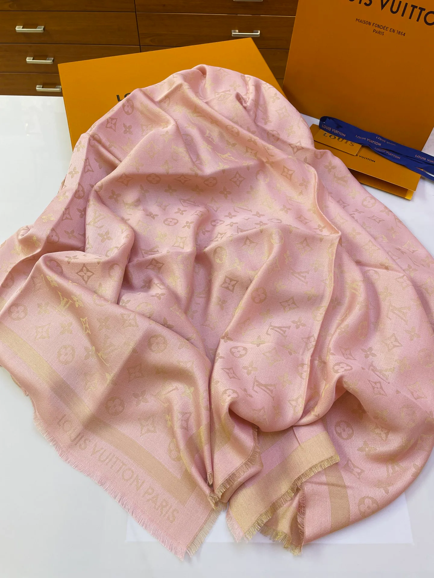 Scarves LOUIS VUITTON 17898729