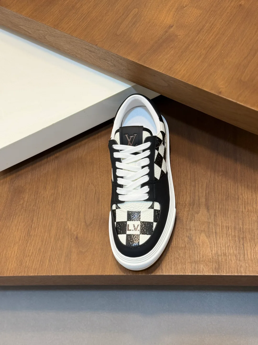 Men's Sneakers LOUIS VUITTON 17447611