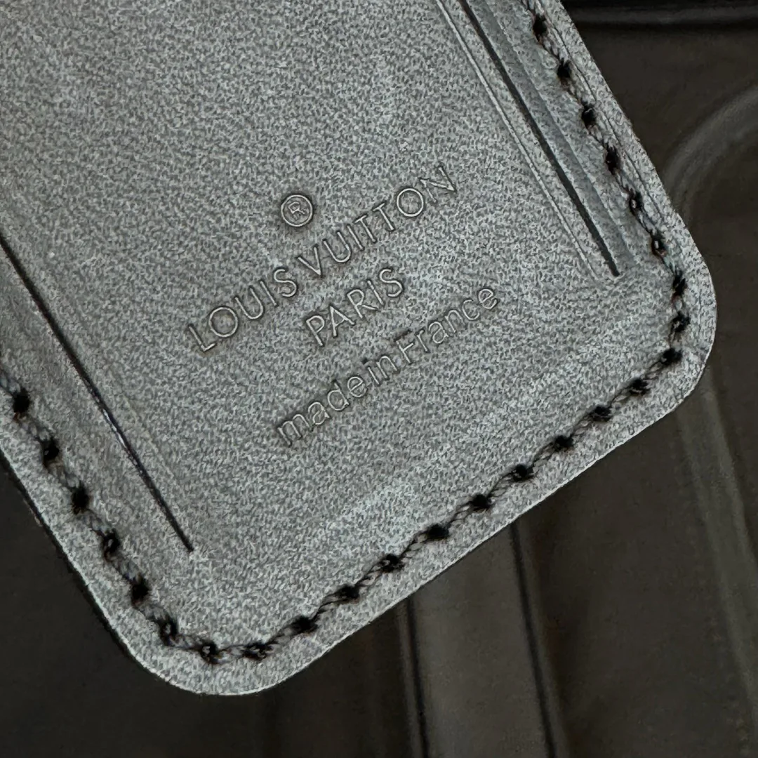 Suitcases LOUIS VUITTON 17675221