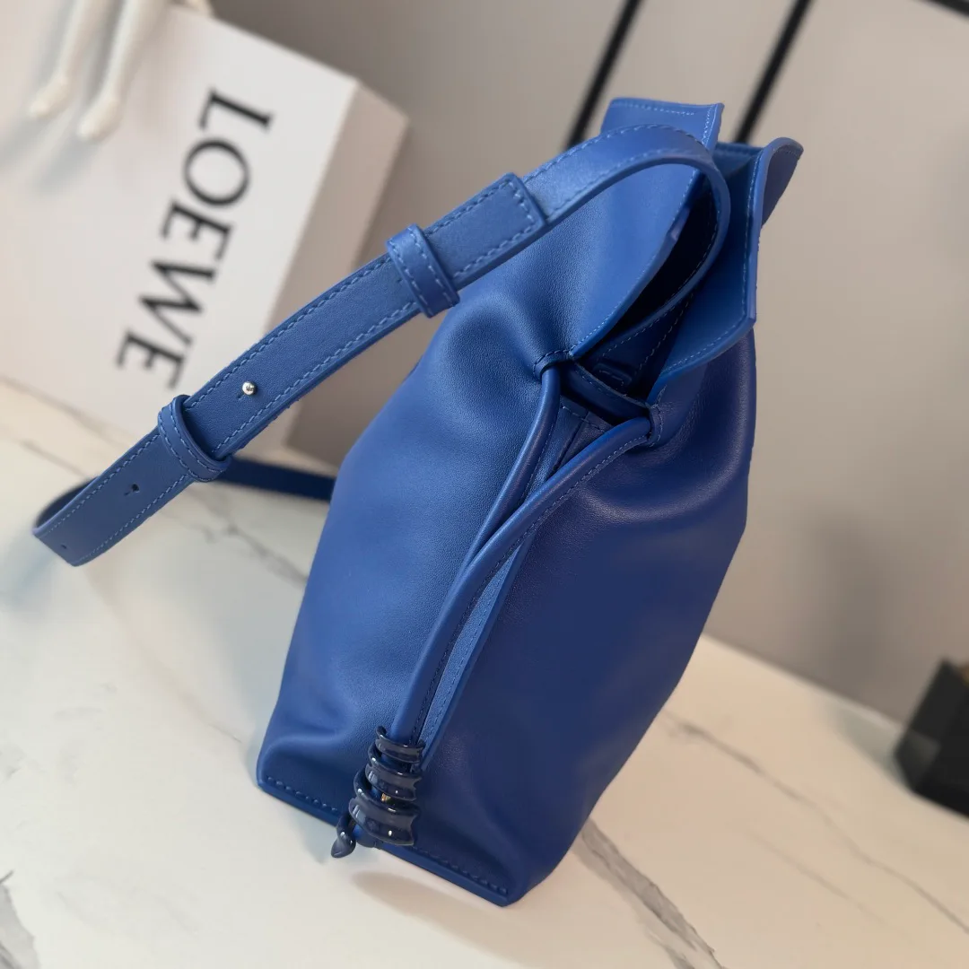 Women's Classic Handbags LOEWE 17937936