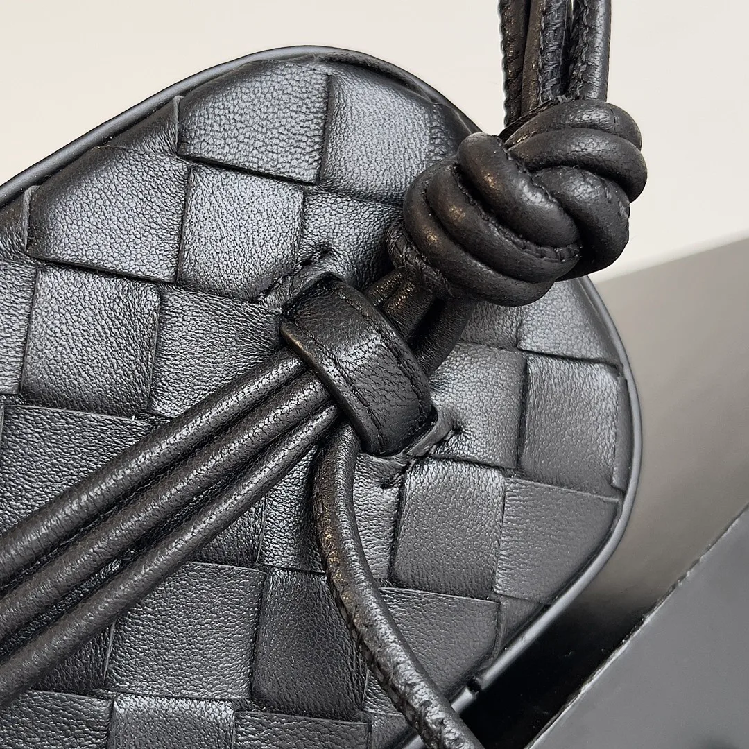 Women's Shoulder Bags BOTTEGA VENETA 17825281