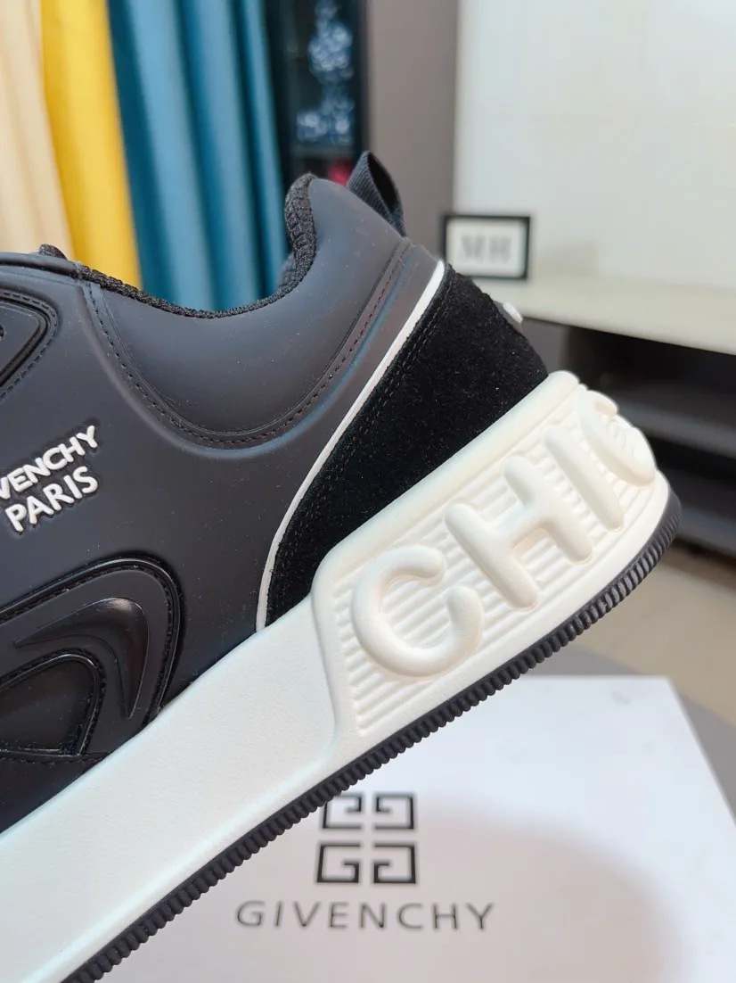 Women's Sneakers GIVENCHY 18211926