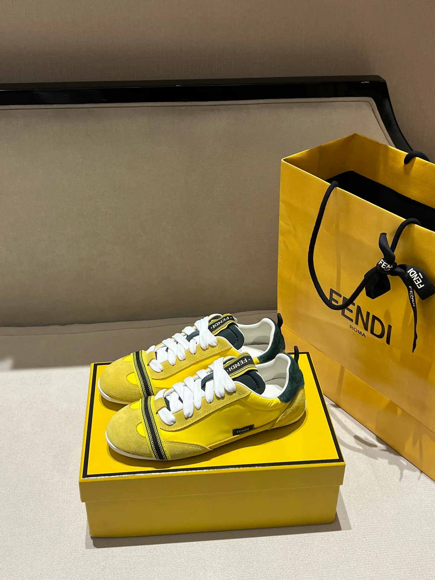Women's Sneakers FENDI 18278641