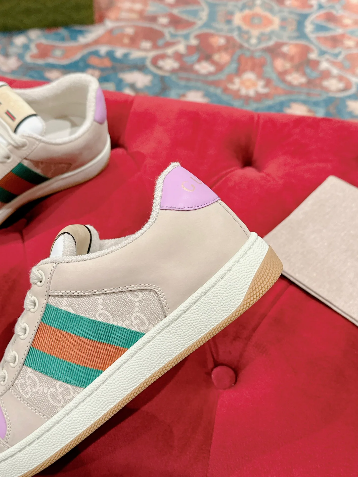 Women's Sneakers GUCCI 17956711