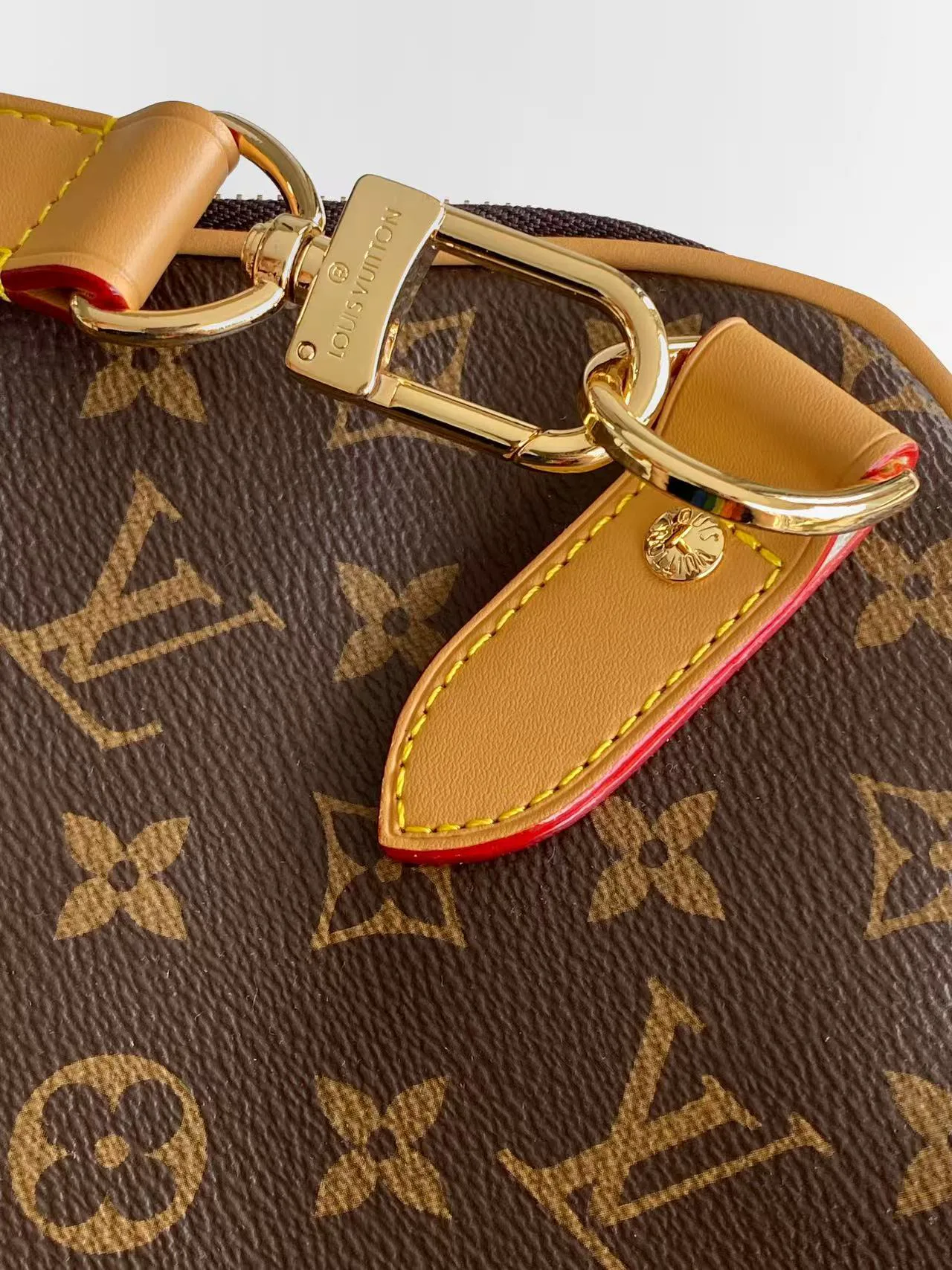 Women's Travel Bags LOUIS VUITTON 17948740