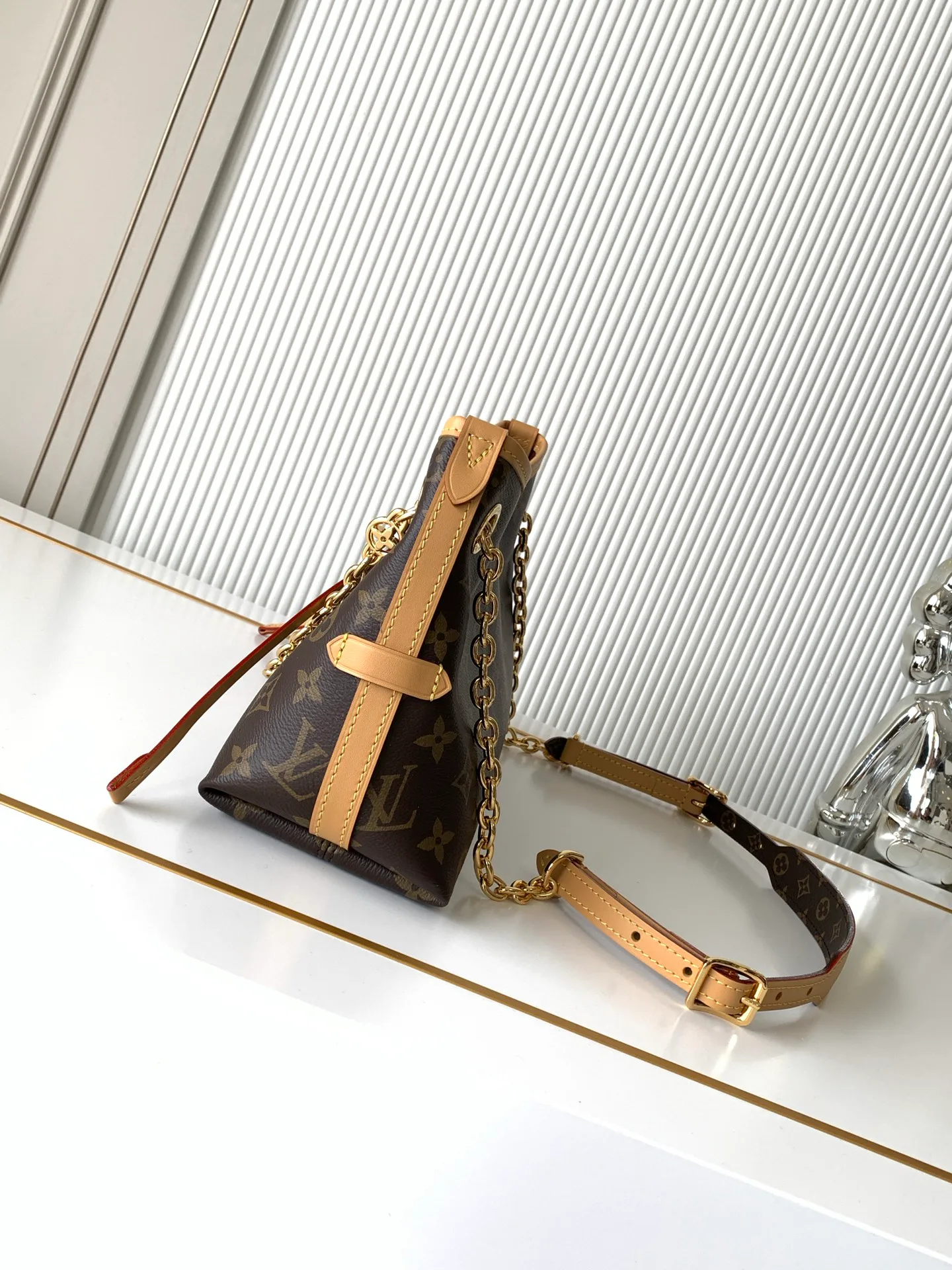 Women's Classic Handbags LOUIS VUITTON 17802972