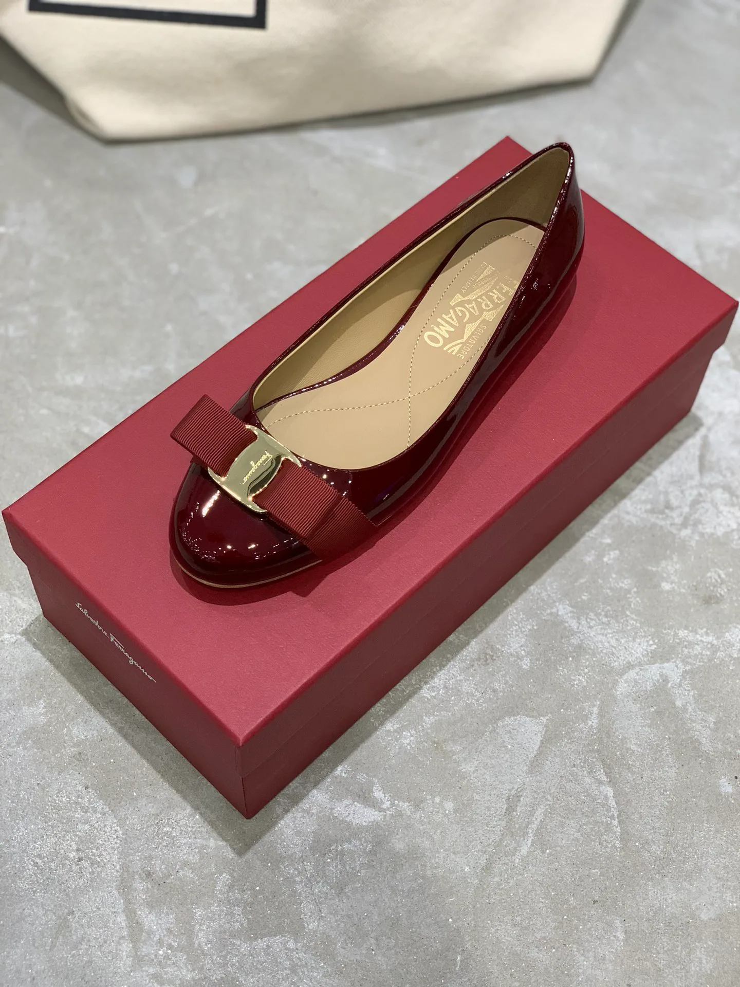 Women's Ballet Flats SALVATORE FERRAGAMO 18340642