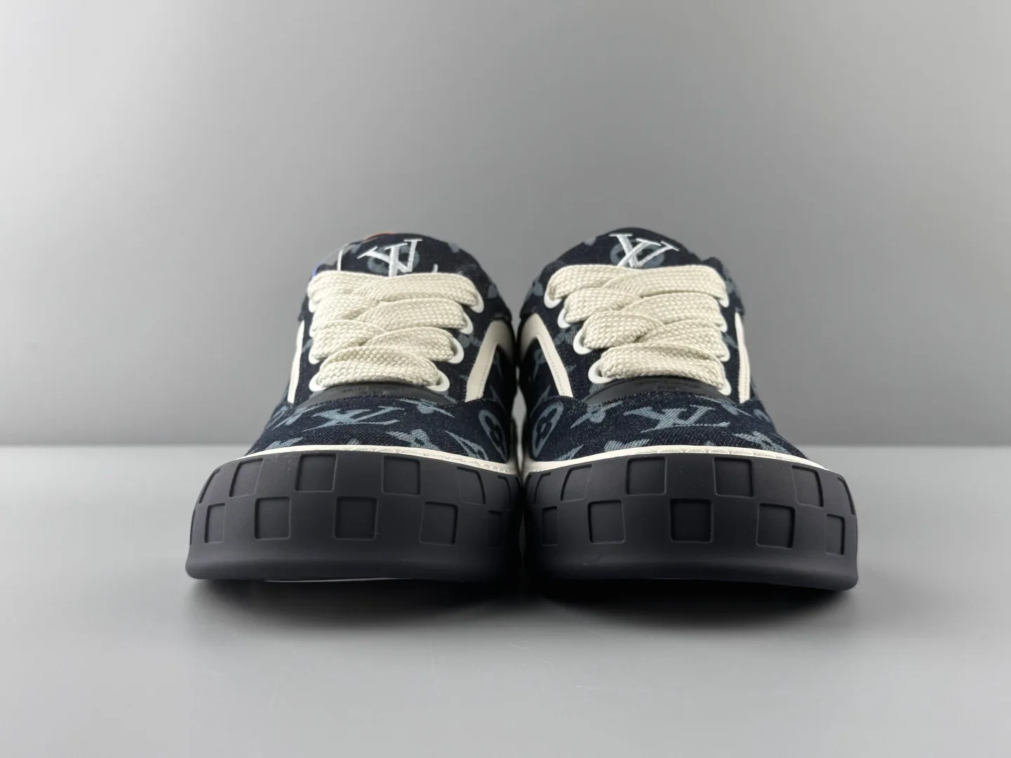 Women's Sneakers LOUIS VUITTON 17293055
