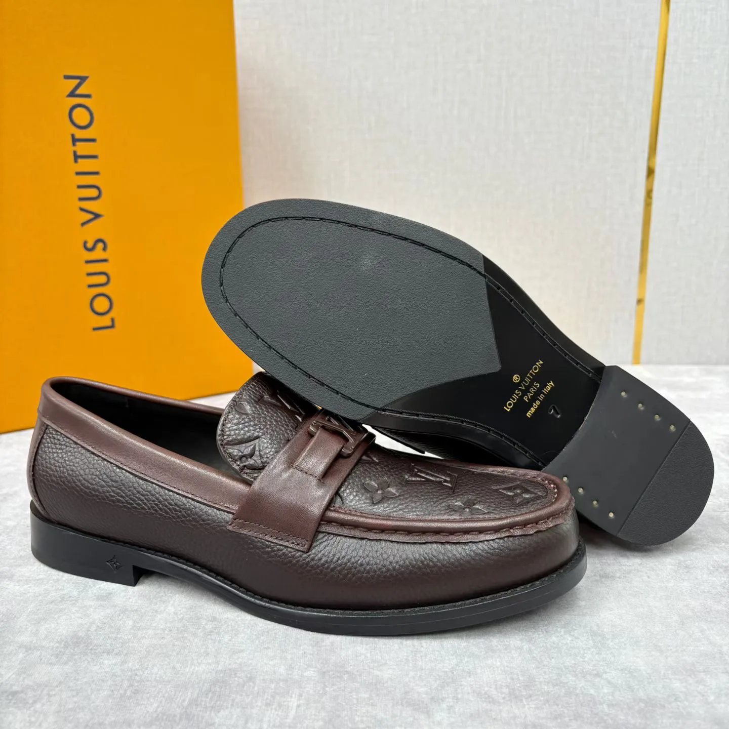 Men's Loafers And Dress Shoes LOUIS VUITTON 18193954