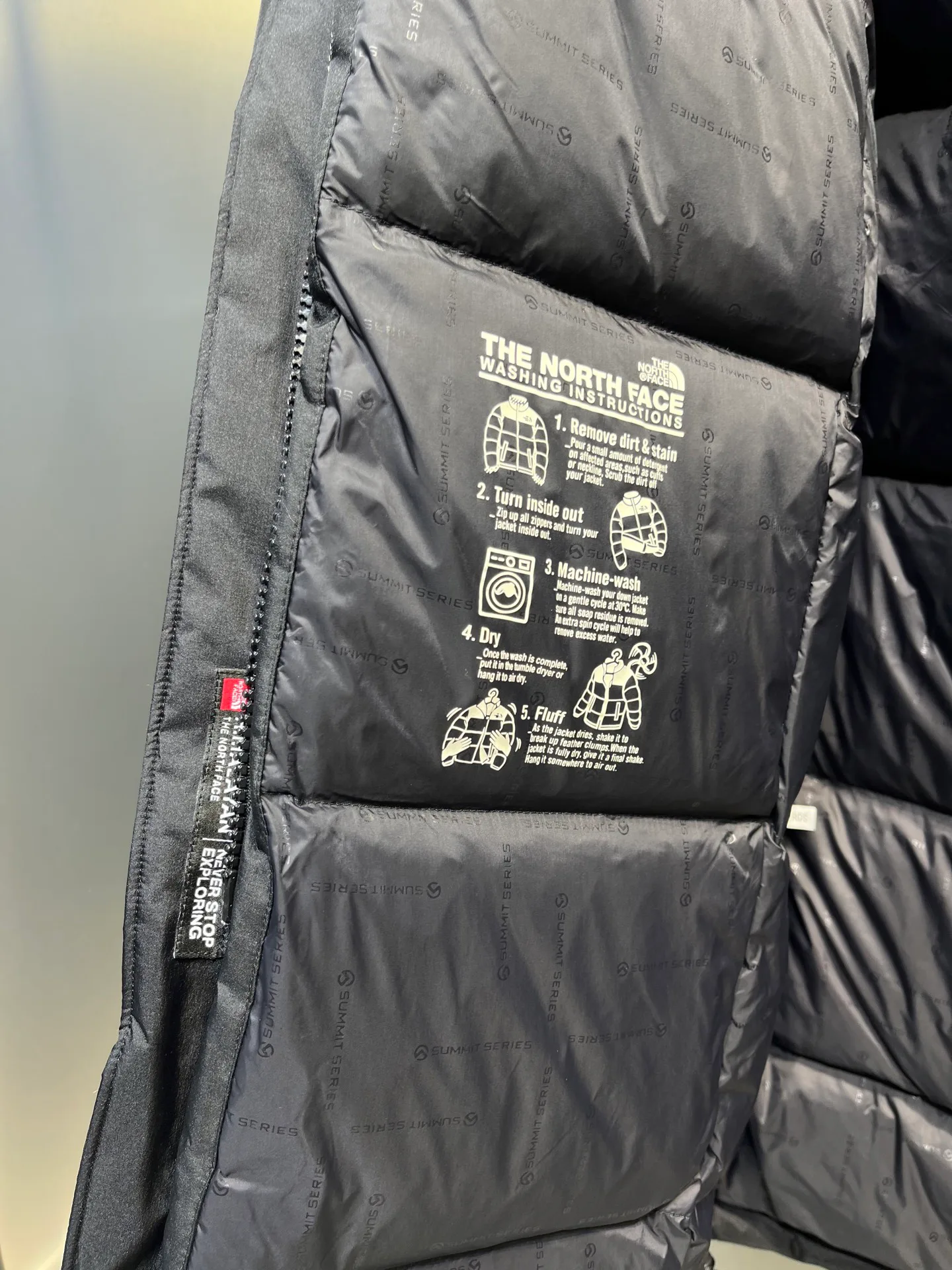 Women's Jackets And Down Jackets THE NORTH FACE 18130437