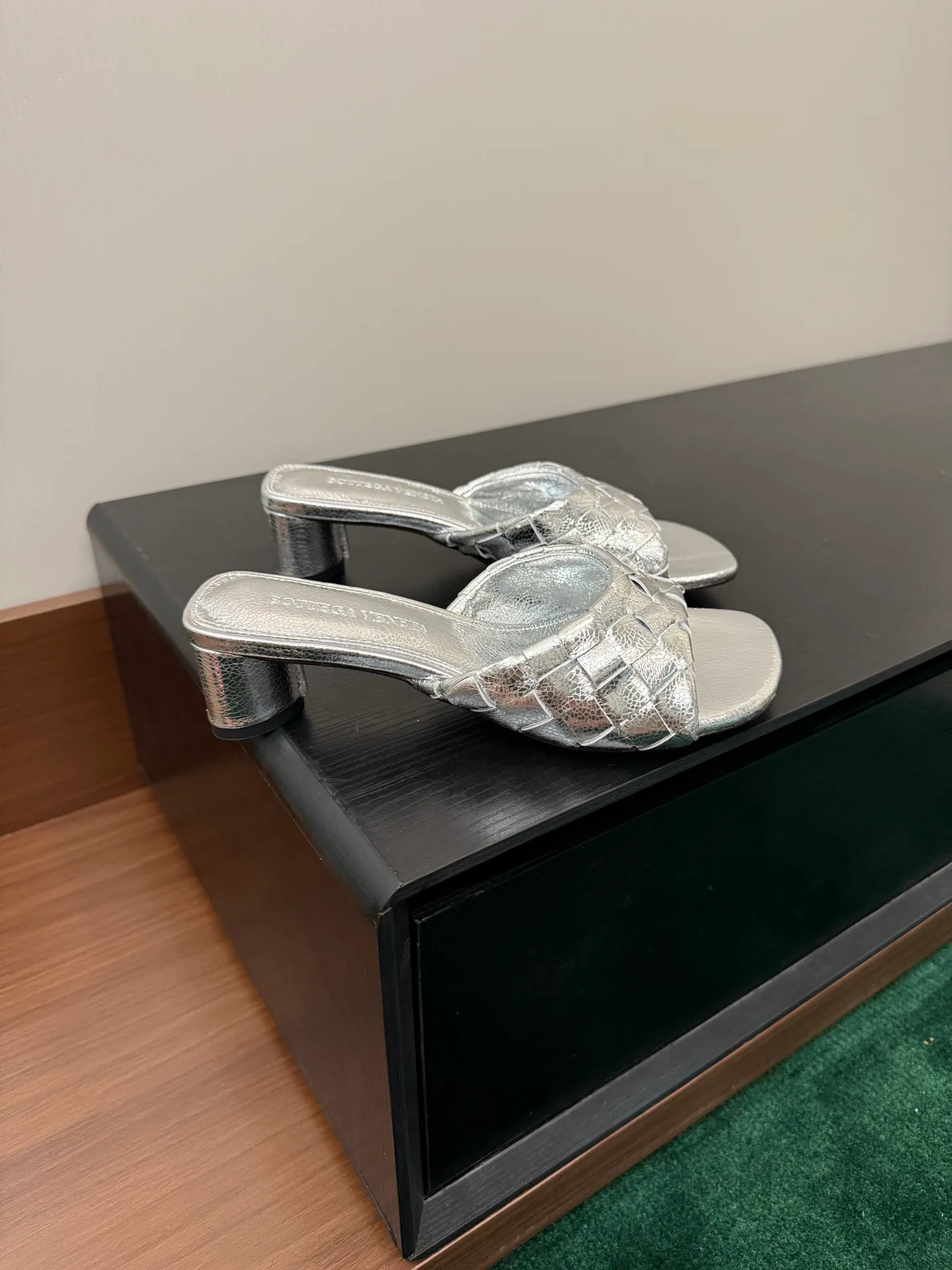 Women's Mules And Clogs BOTTEGA VENETA 17386143